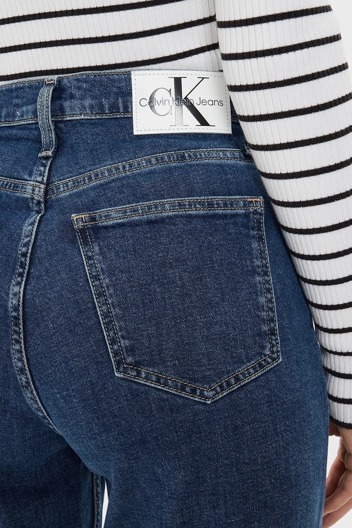 Calvin Klein Mom Fit Yüksek Bel Jeans J20J2236601A4 Bayan Kot Pantolon J20J223660 1A4 MAVİ - 10