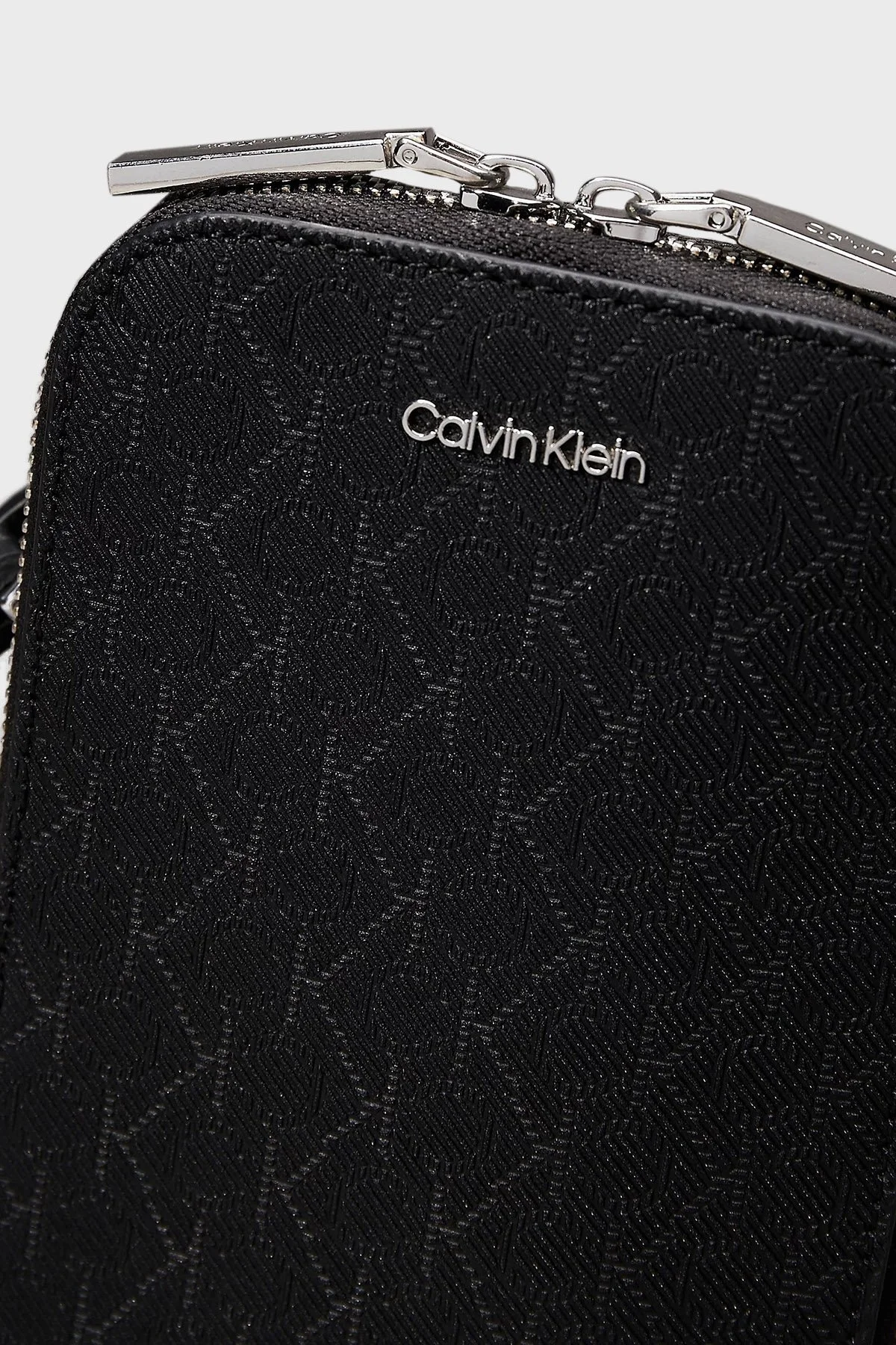 Calvin Klein Monogram Logo Baskılı Ayarlanabilir Askılı K60K613241BEH Bayan Telefon Çantası K60K613241 BEH SİYAH - 8
