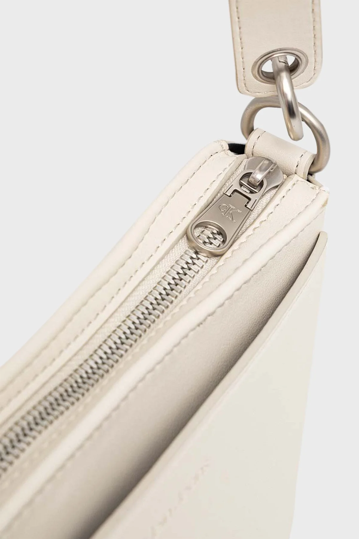 Calvin Klein Monogram Logo Baskılı Fermuarlı K60K612725PCJ Bayan Çanta K60K612725 PCJ GRİ - 5