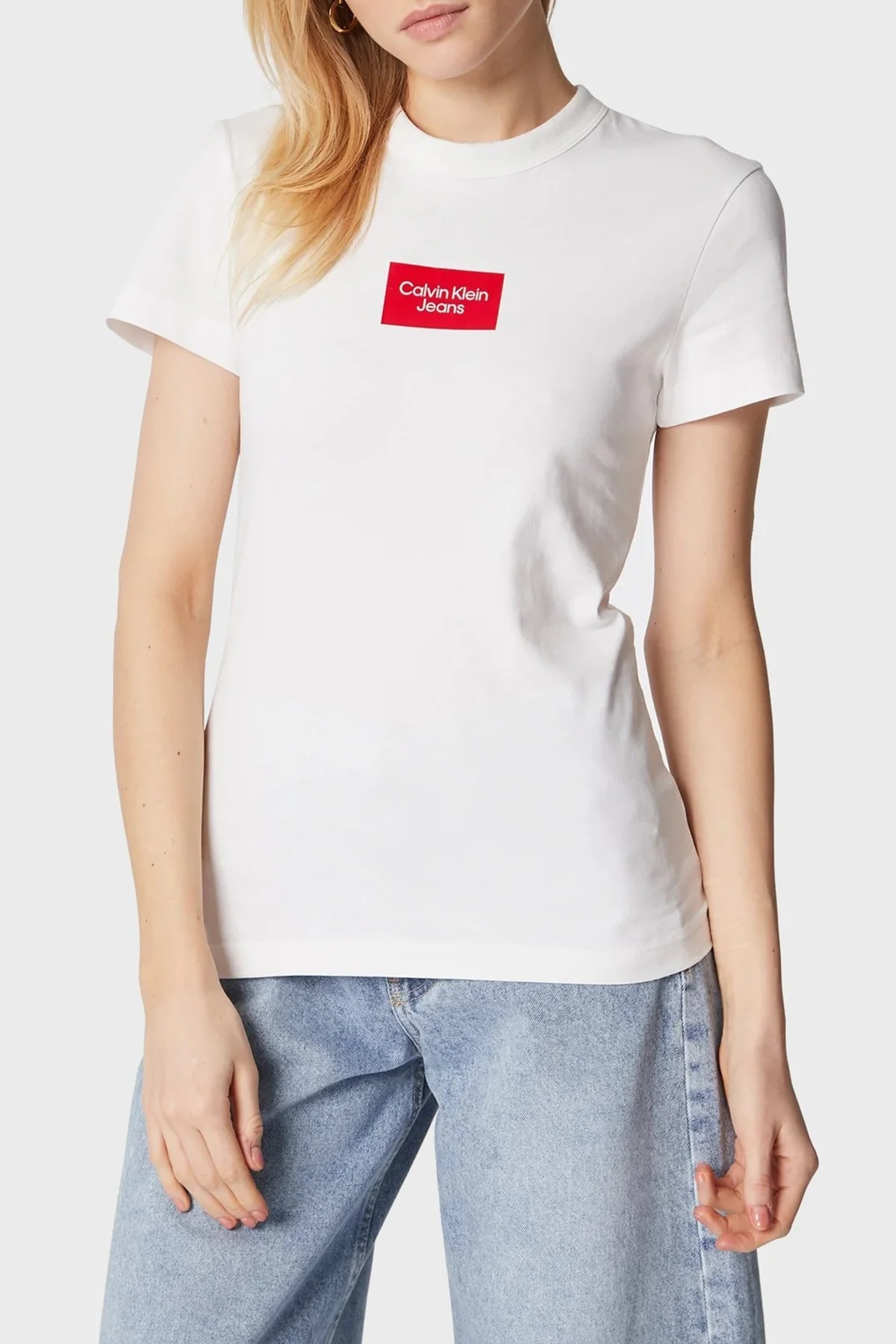 Calvin Klein Organik Pamuklu Bisiklet Yaka Dar Kesim Bayan T Shirt J20J220274 YAF BEYAZ - 1