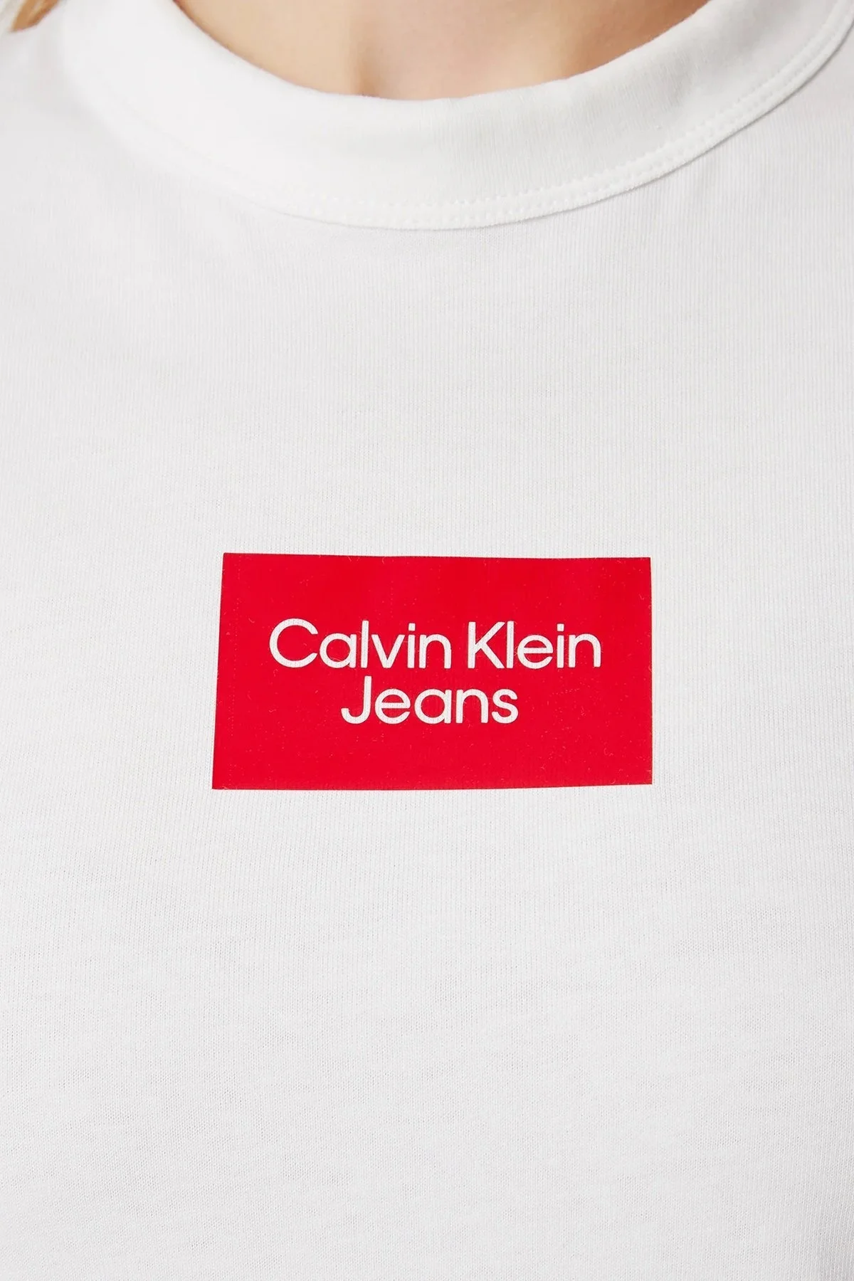 Calvin Klein Organik Pamuklu Bisiklet Yaka Dar Kesim Bayan T Shirt J20J220274 YAF BEYAZ - 4
