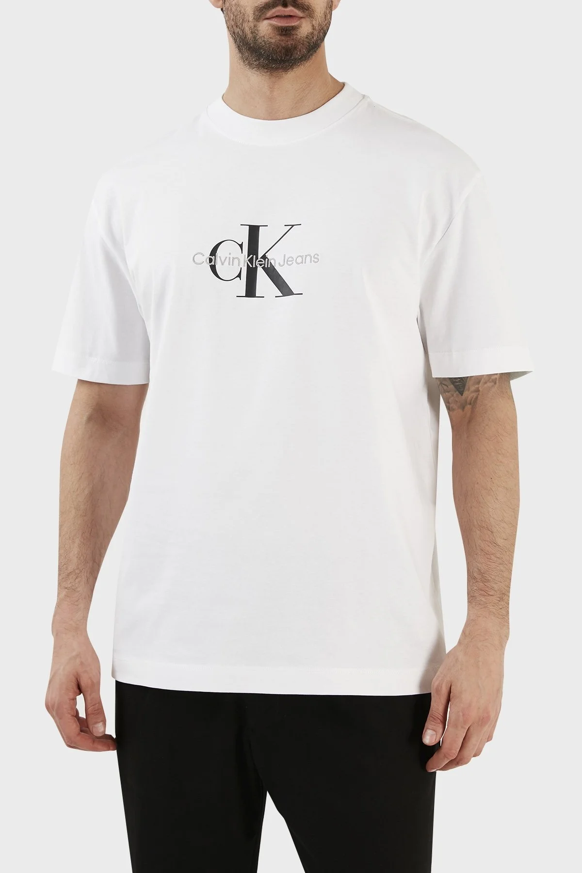 Calvin Klein Organik Pamuklu Bisiklet Yaka Oversize J30J323307YAF Erkek T Shirt J30J323307 YAF BEYAZ - 1
