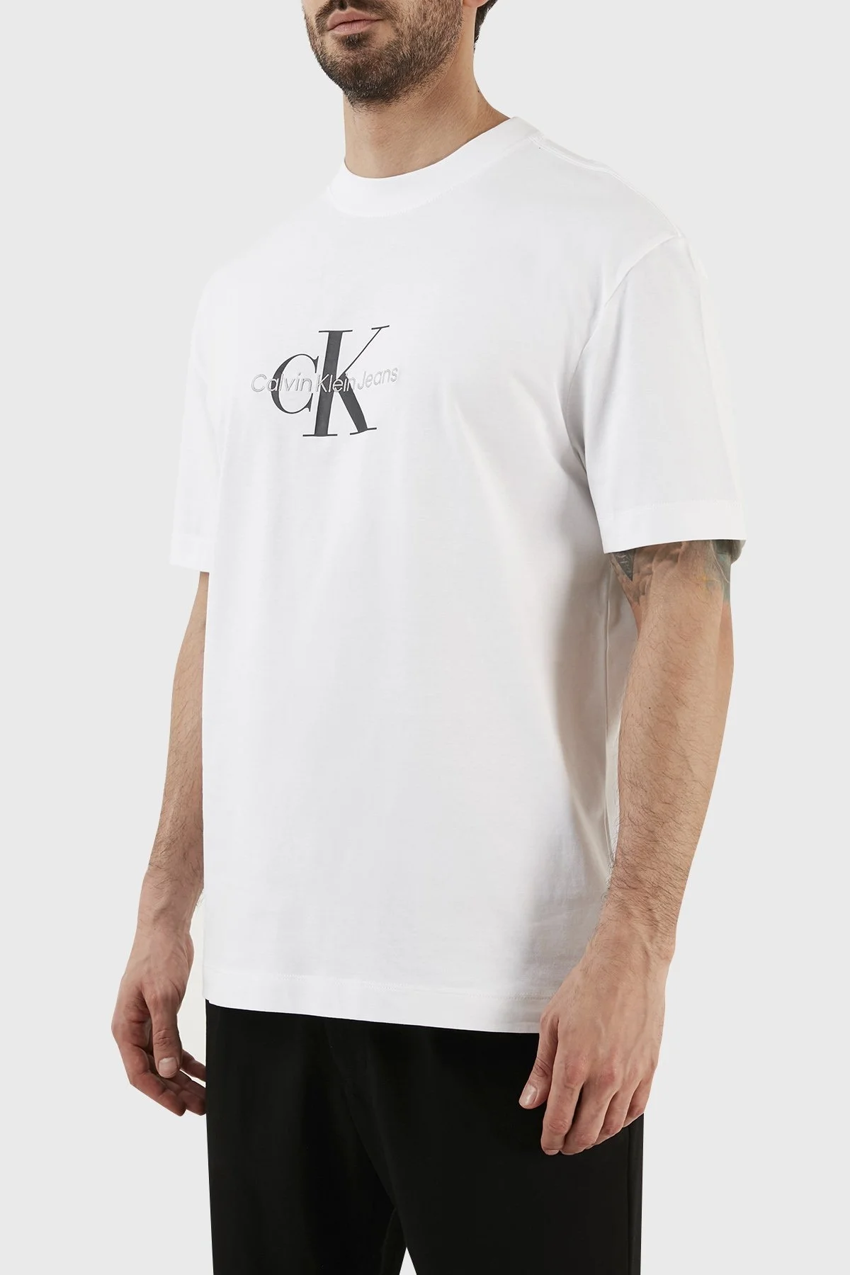 Calvin Klein Organik Pamuklu Bisiklet Yaka Oversize J30J323307YAF Erkek T Shirt J30J323307 YAF BEYAZ - 2