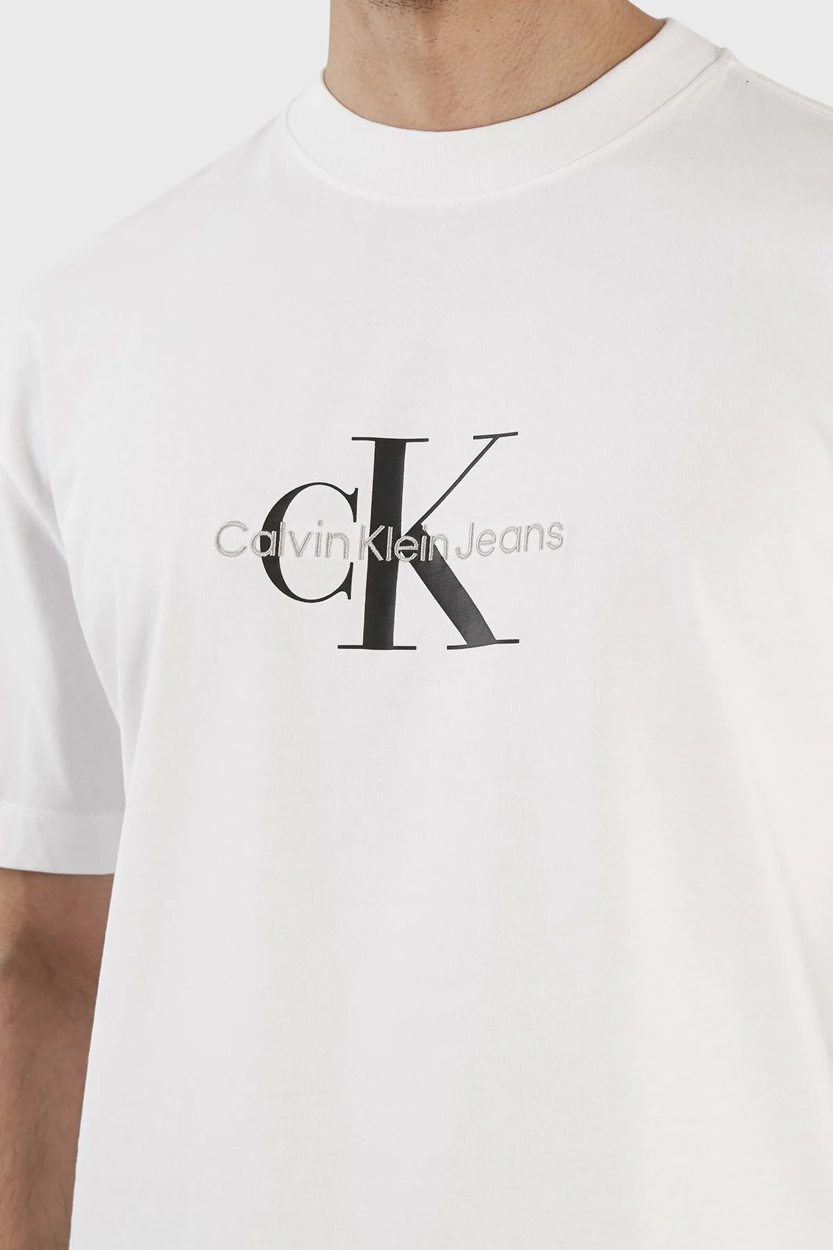 Calvin Klein Organik Pamuklu Bisiklet Yaka Oversize J30J323307YAF Erkek T Shirt J30J323307 YAF BEYAZ - 5