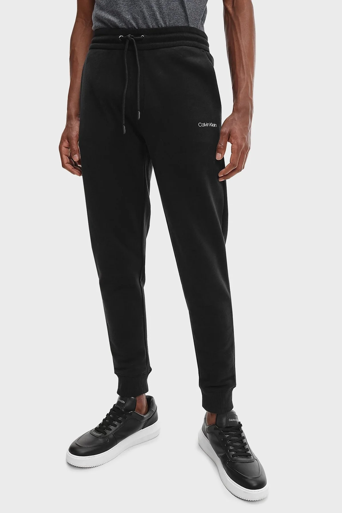 Calvin Klein Organik Pamuklu Cepli Jogger Erkek Pantolon K10K107954 BEH SİYAH - 1