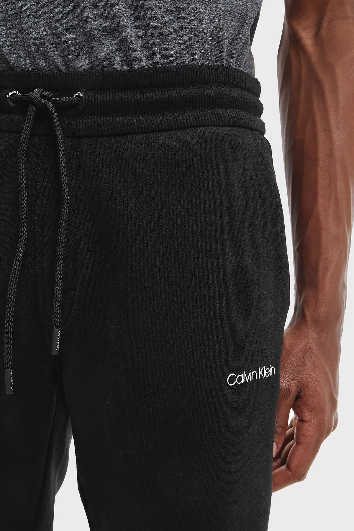 Calvin Klein Organik Pamuklu Cepli Jogger Erkek Pantolon K10K107954 BEH SİYAH - 4