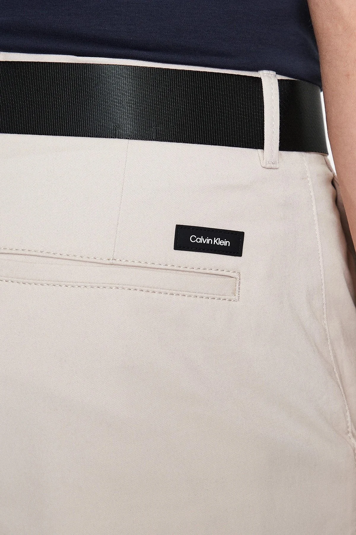 Calvin Klein Organik Pamuklu Kemerli Cepli Slim Fit K10K111788ACE Erkek Short K10K111788 ACE BEJ - 5