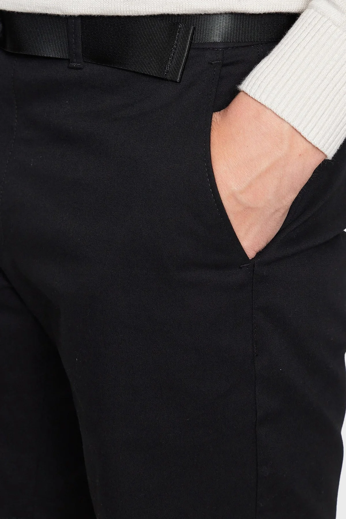 Calvin Klein Organik Pamuklu Kemerli Cepli Slim Fit K10K111788BEH Erkek Short K10K111788 BEH SİYAH - 4