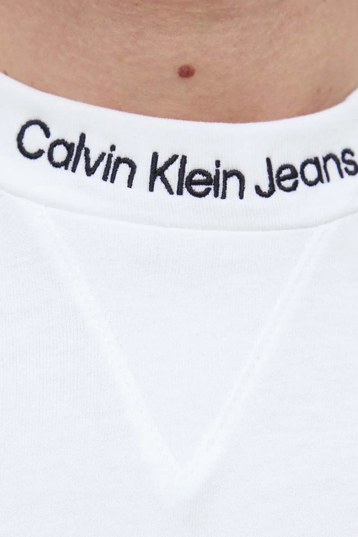 Calvin Klein Organik Pamuklu Logolu Bisiklet Yaka Relaxed Fit J30J322845YAF Erkek T Shirt J30J322845 YAF BEYAZ - 4