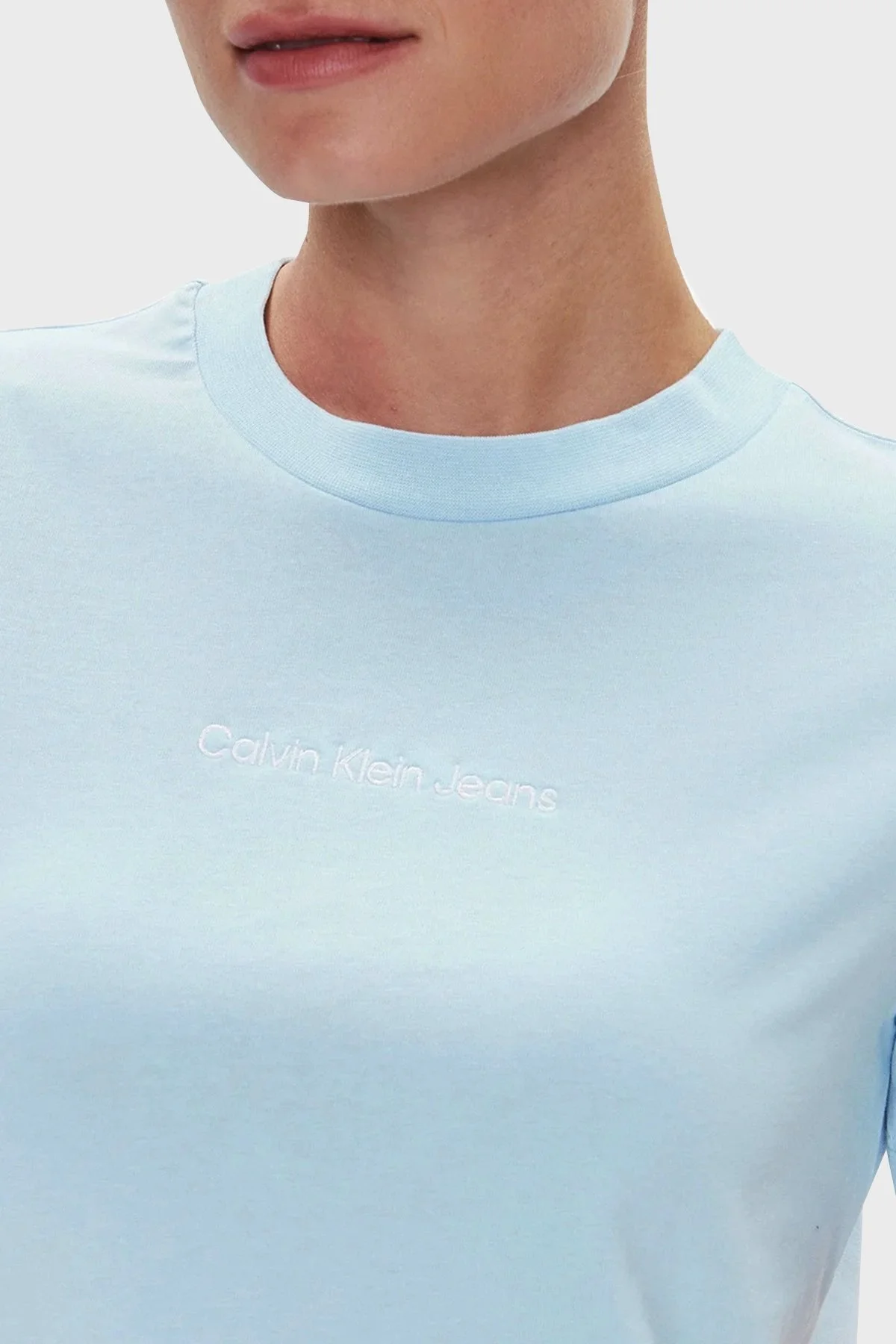 Calvin Klein Organik Pamuklu Regular Fit Bisiklet Yaka J20J221065CYR Bayan T Shirt J20J221065 CYR AÇIK MAVİ - 4