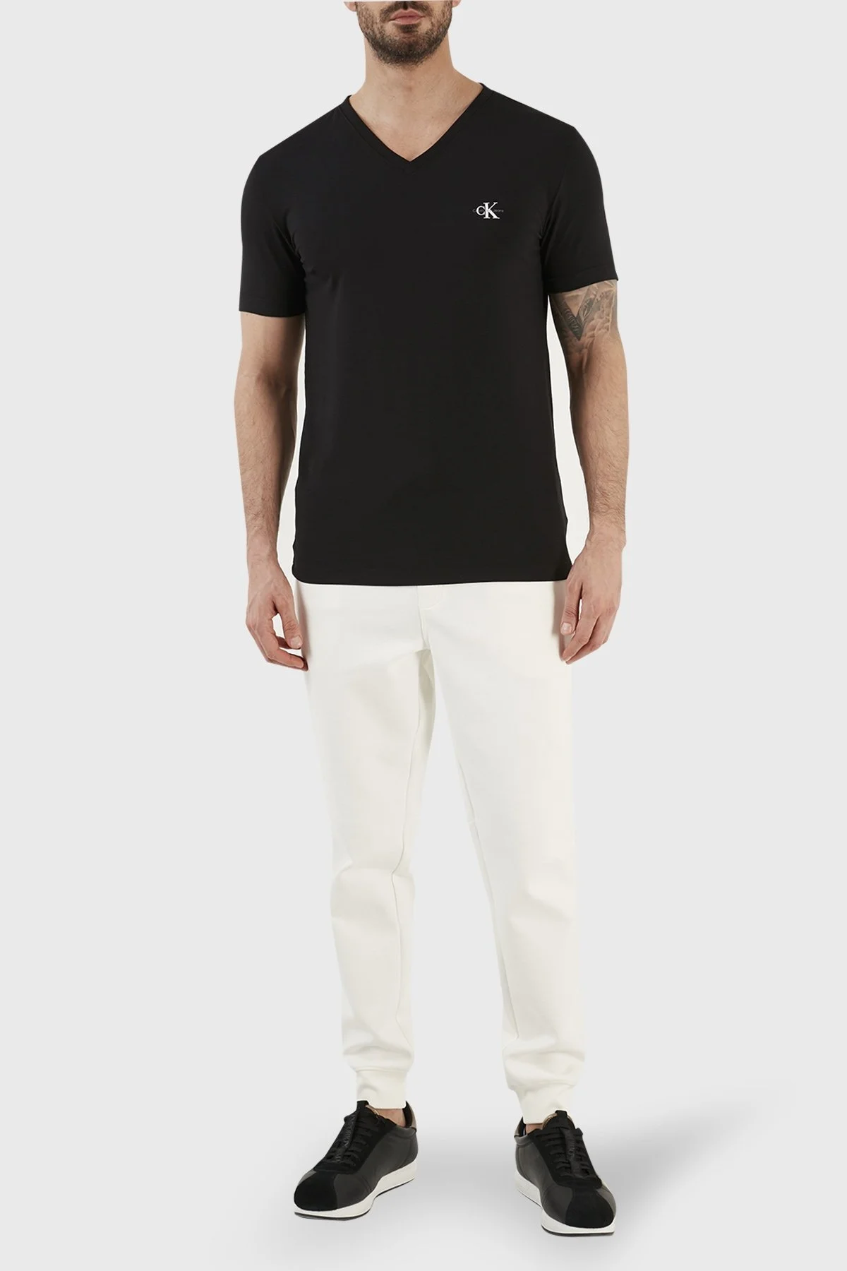 Calvin Klein Organik Pamuklu Regular Fit V Yaka J30J322842BEH Erkek T Shirt J30J322842 BEH SİYAH - 3