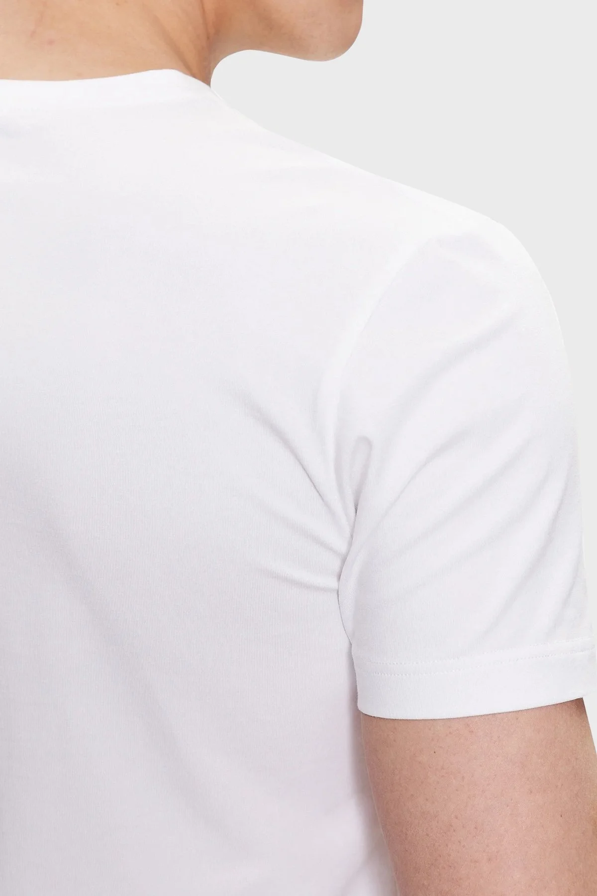 Calvin Klein Organik Pamuklu Regular Fit V Yaka J30J322842YAF Erkek T Shirt J30J322842 YAF BEYAZ - 5