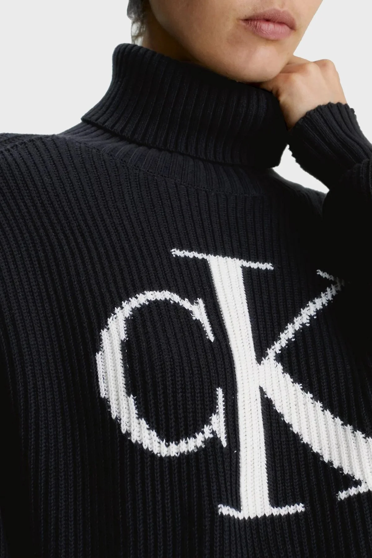 Calvin Klein Organik Pamuklu Relaxed Fit Balıkçı Yaka J20J221960BEH Bayan Kazak J20J221960 BEH SİYAH - 4