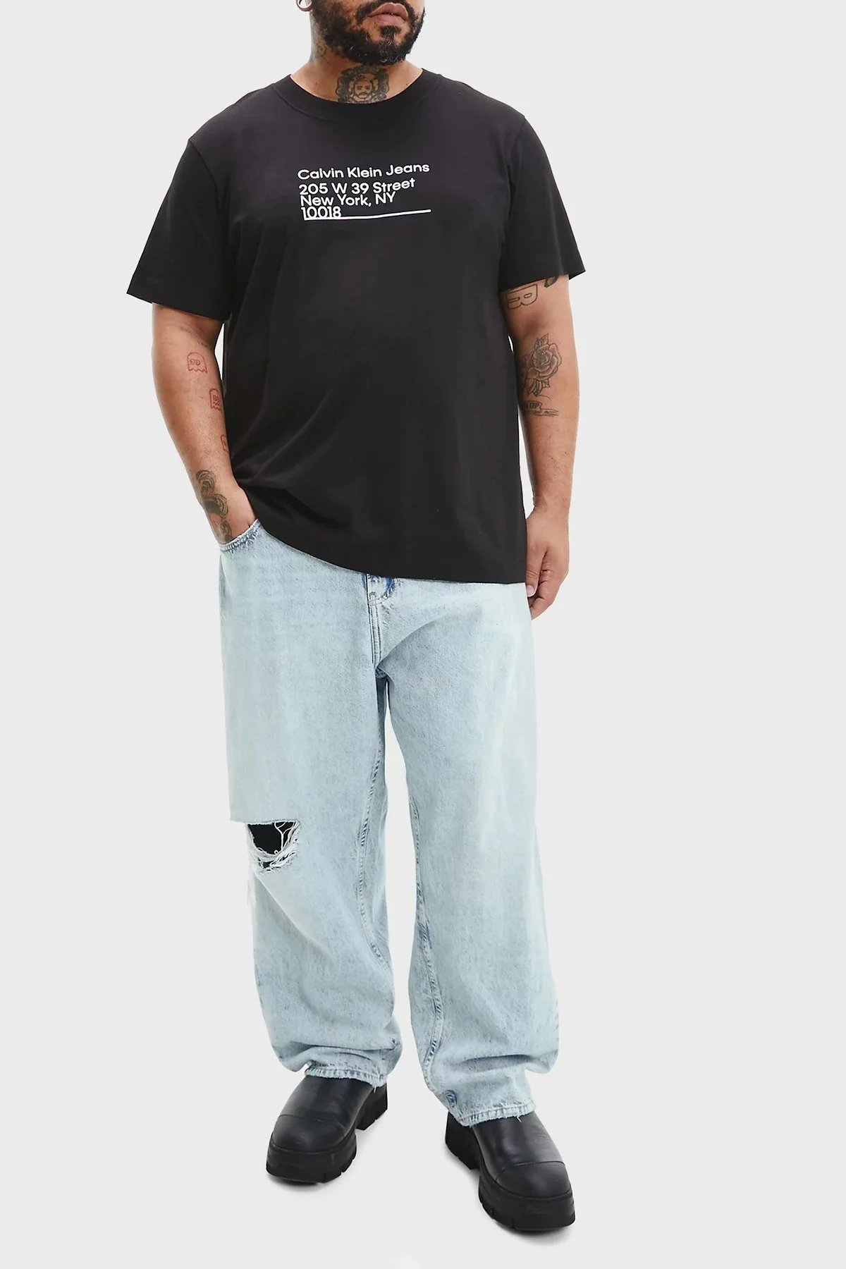 Calvin Klein Organik Pamuklu Relaxed Fit Bisiklet Yaka Erkek T Shirt J30J322514 BEH SİYAH - 4