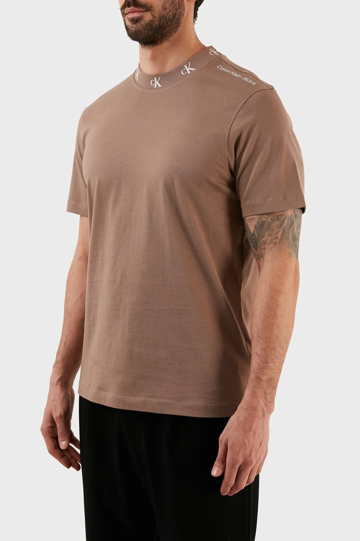 Calvin Klein Organik Pamuklu Relaxed Fit Sıfır Yaka Erkek T Shirt J30J321706 GVE KAHVE - 3