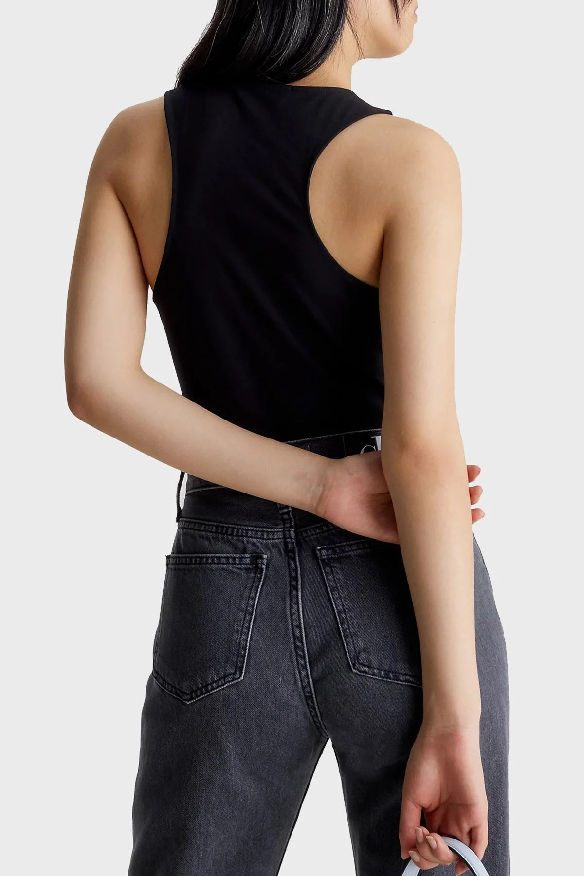 Calvin Klein Organik Pamuklu Streç Jarse Slim Fit Kolsuz J20J220765BEH Bayan T Shirt J20J220765 BEH SİYAH - 2