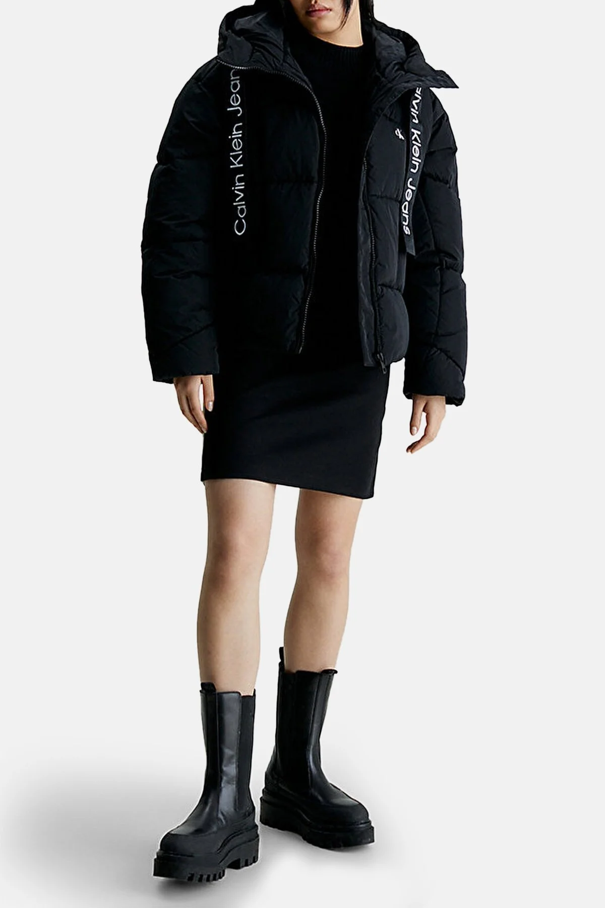 Calvin Klein Oversize Fit Kapüşonlu Kısa Şişme J20J221901BEH Bayan Mont J20J221901 BEH SİYAH - 3