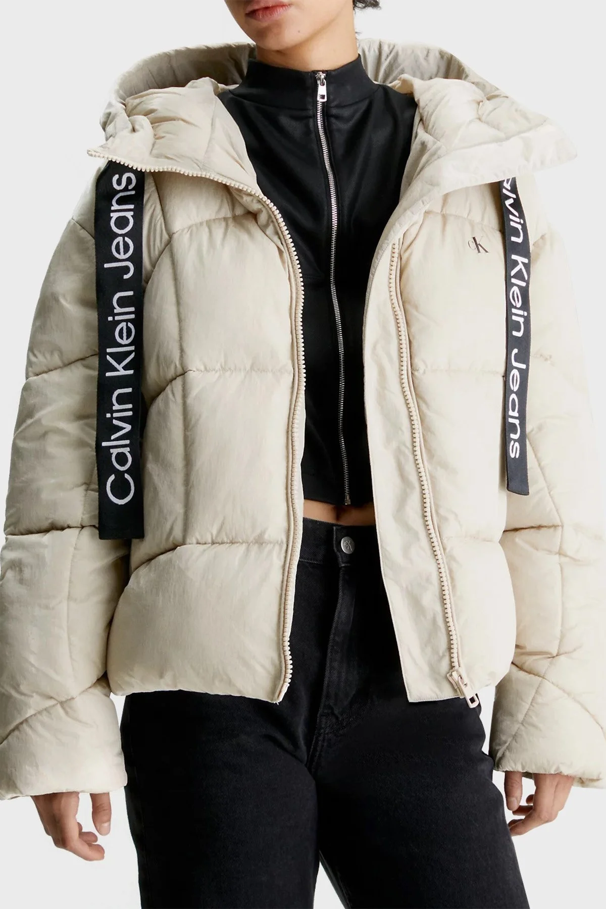 Calvin Klein Oversize Fit Kapüşonlu Kısa Şişme J20J221901PED Bayan Mont J20J221901 PED BEJ - 1