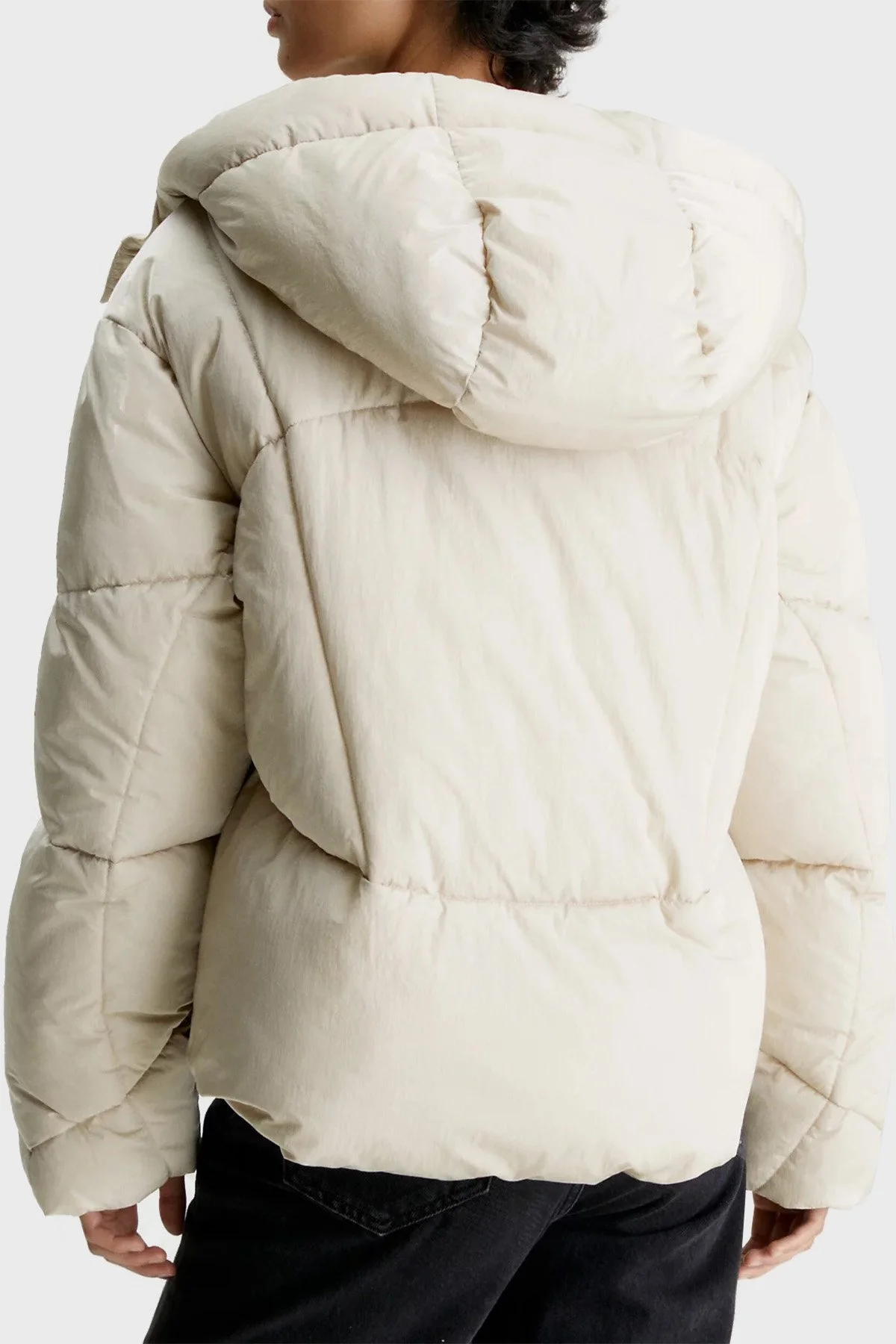 Calvin Klein Oversize Fit Kapüşonlu Kısa Şişme J20J221901PED Bayan Mont J20J221901 PED BEJ - 2