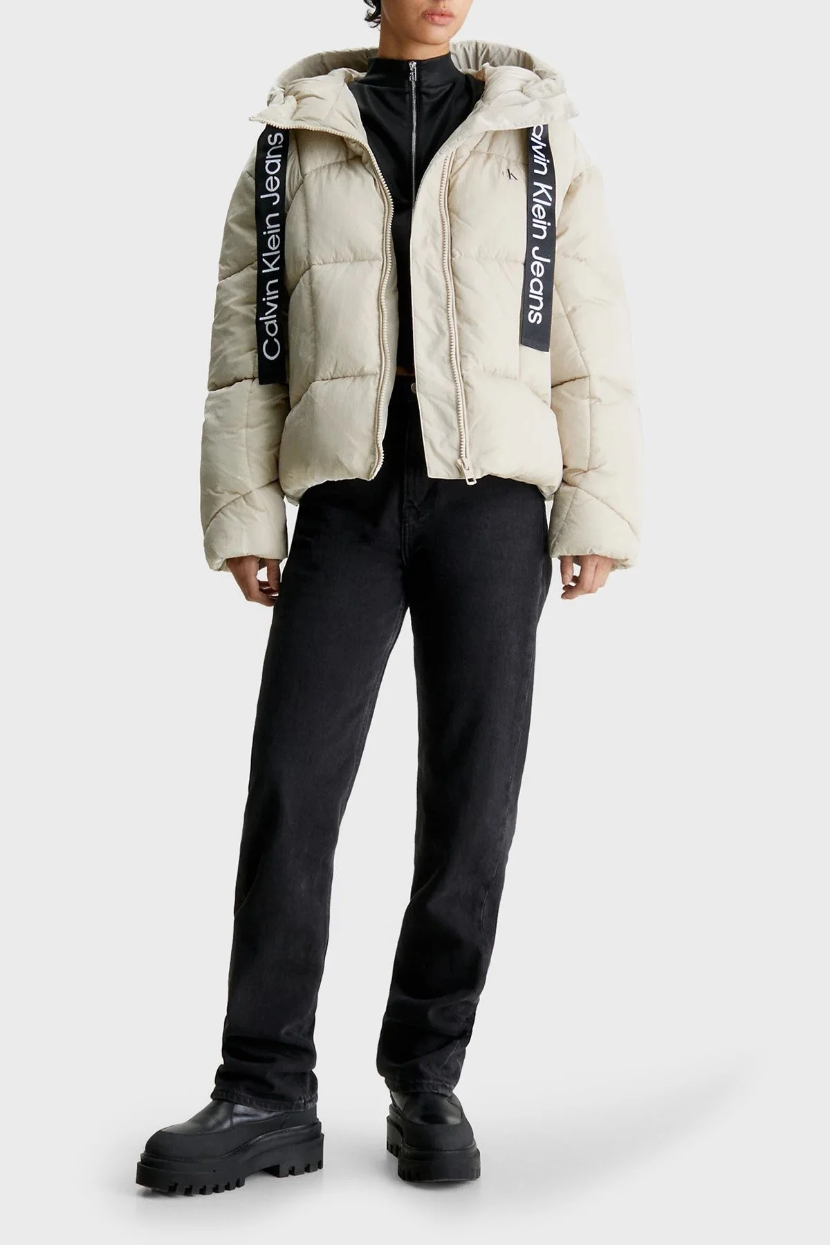 Calvin Klein Oversize Fit Kapüşonlu Kısa Şişme J20J221901PED Bayan Mont J20J221901 PED BEJ - 3