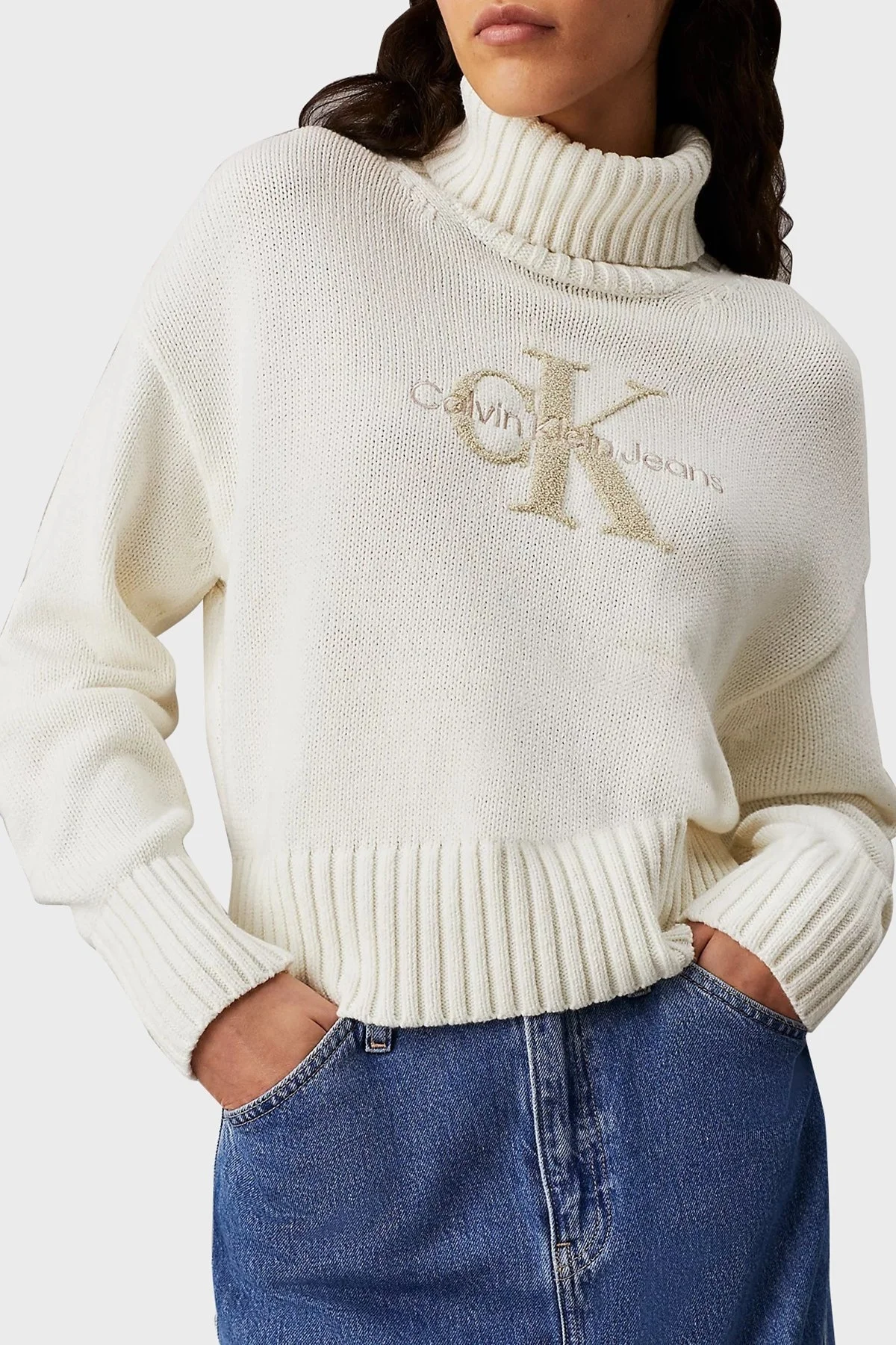 Calvin Klein Pamuk Karışımlı Regular Fit Balıkçı Yaka Logolu J20J224229YBI Bayan Kazak J20J224229 YBI EKRU - 1