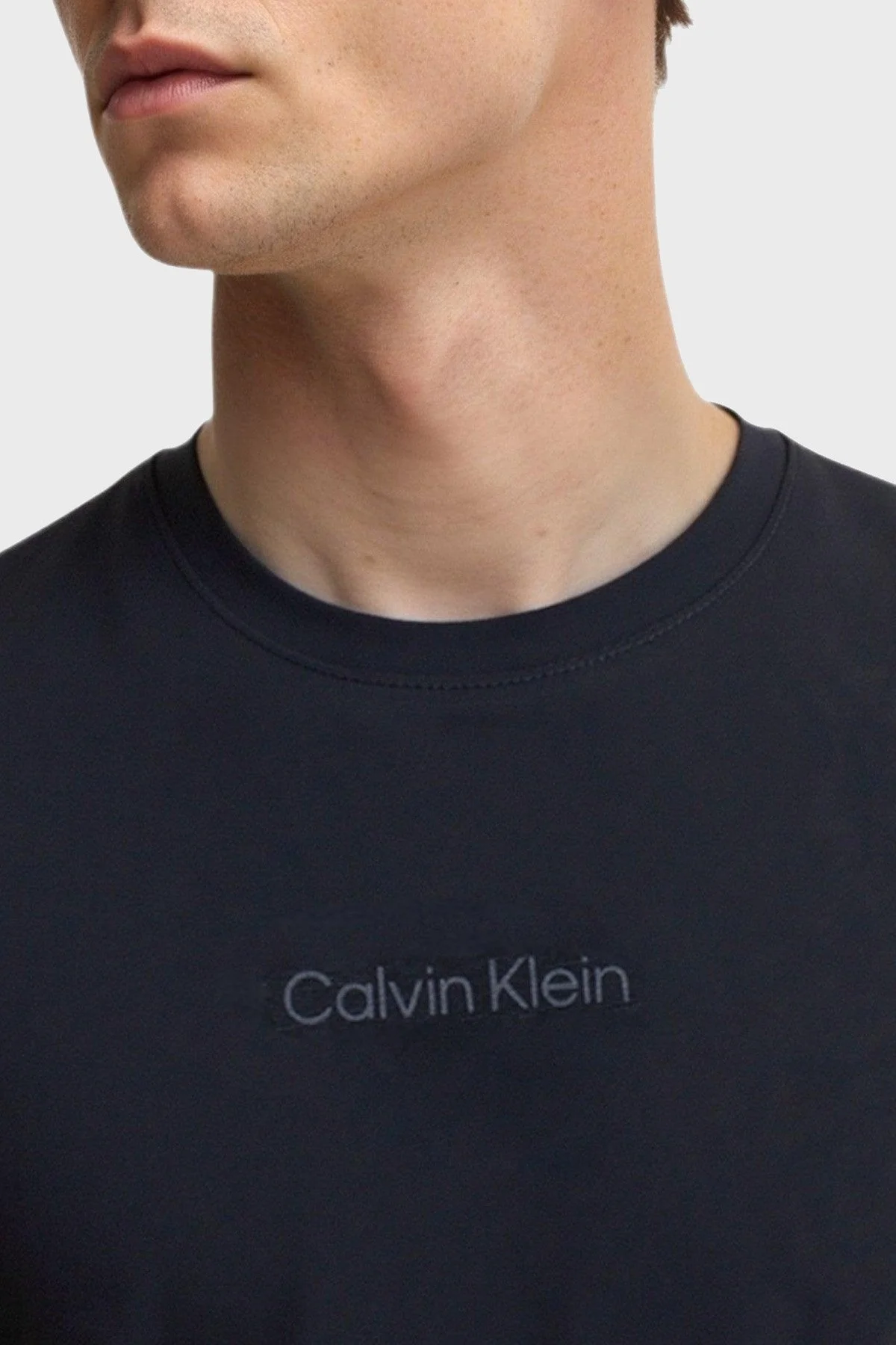 Calvin Klein Pamuk ve Keten Karışımlı Regular Fit Bisiklet Yaka KM0KM01138CEF Erkek T Shirt KM0KM01138 CEF LACİVERT - 3