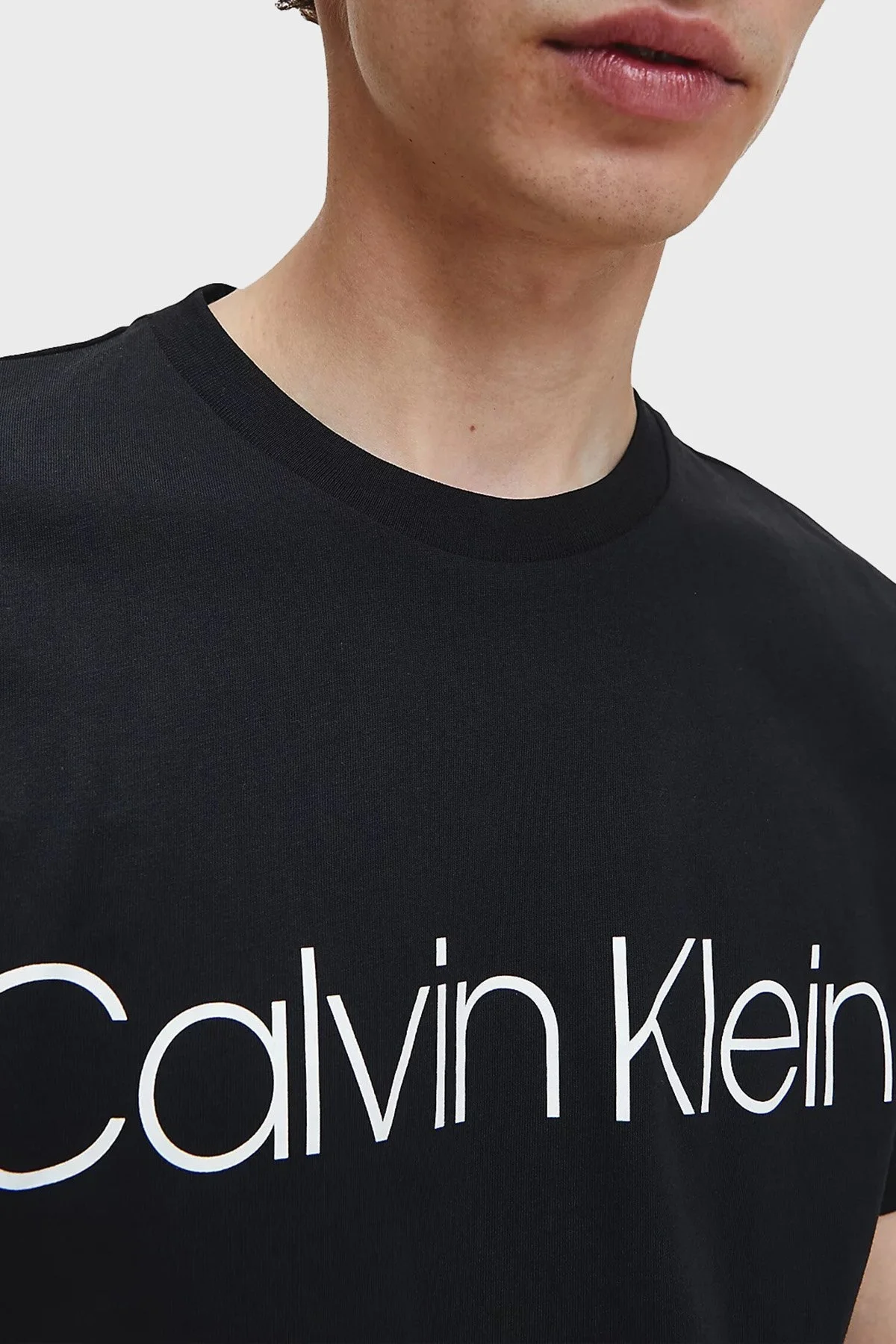 Calvin Klein Pamuklu Baskılı Regular Fit Bisiklet Yaka Erkek T Shirt K10K104063 002 SİYAH - 4