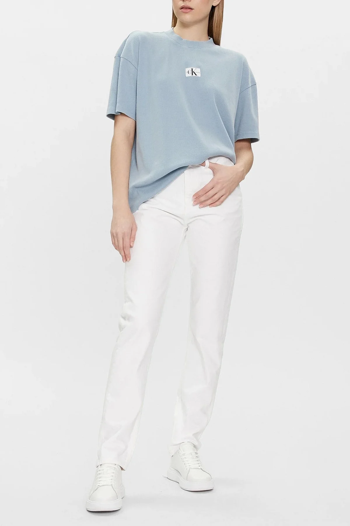 Calvin Klein Pamuklu Bisiklet Yaka Boyfriend Streç Pamuklu Jarse J20J223278CEZ Bayan T Shirt J20J223278 CEZ AÇIK MAVİ - 2