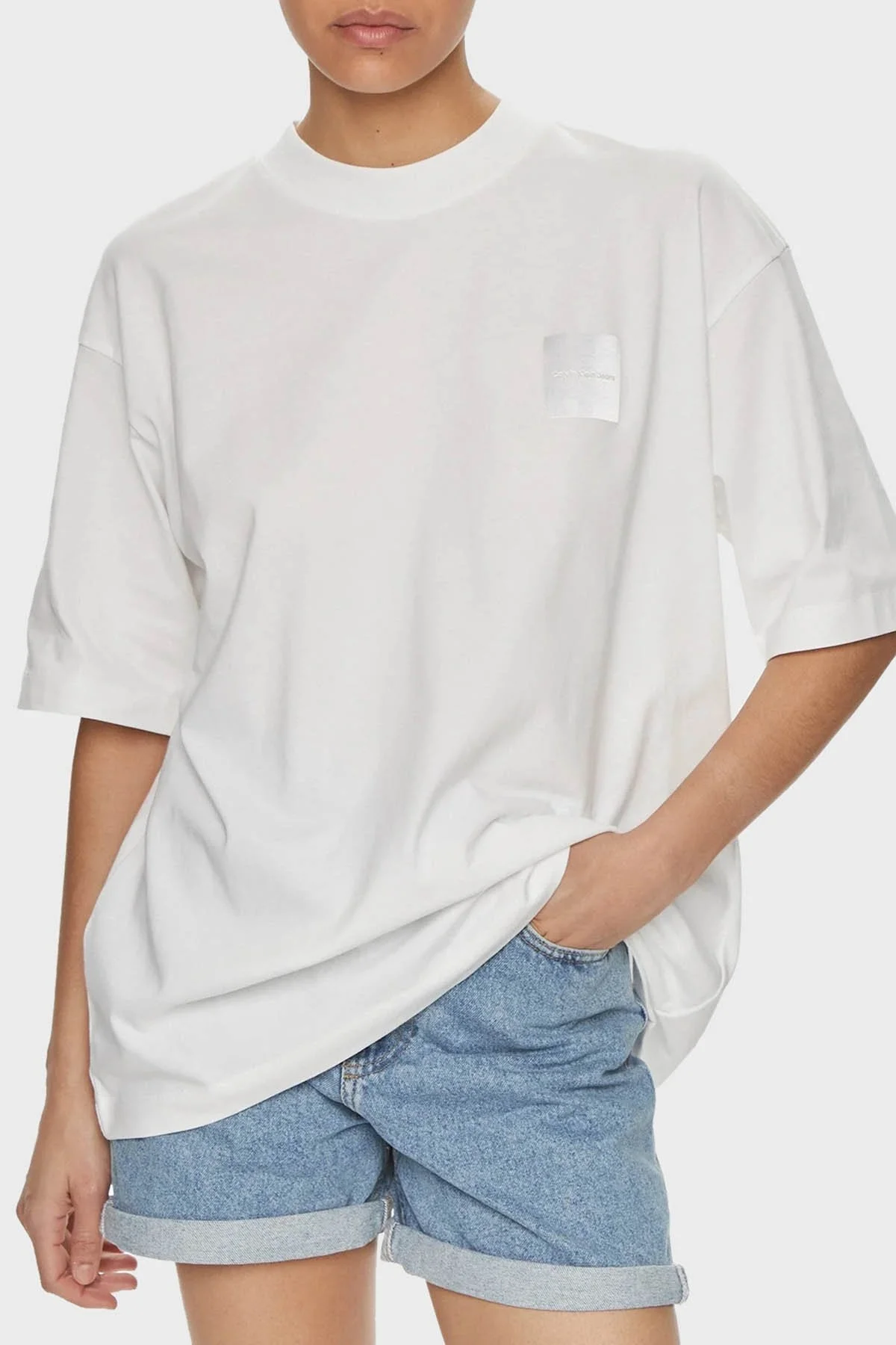 Calvin Klein Pamuklu Boyfriend Fit Bisiklet Yaka J20J223166YAF Bayan T Shirt J20J223166 YAF BEYAZ - 1