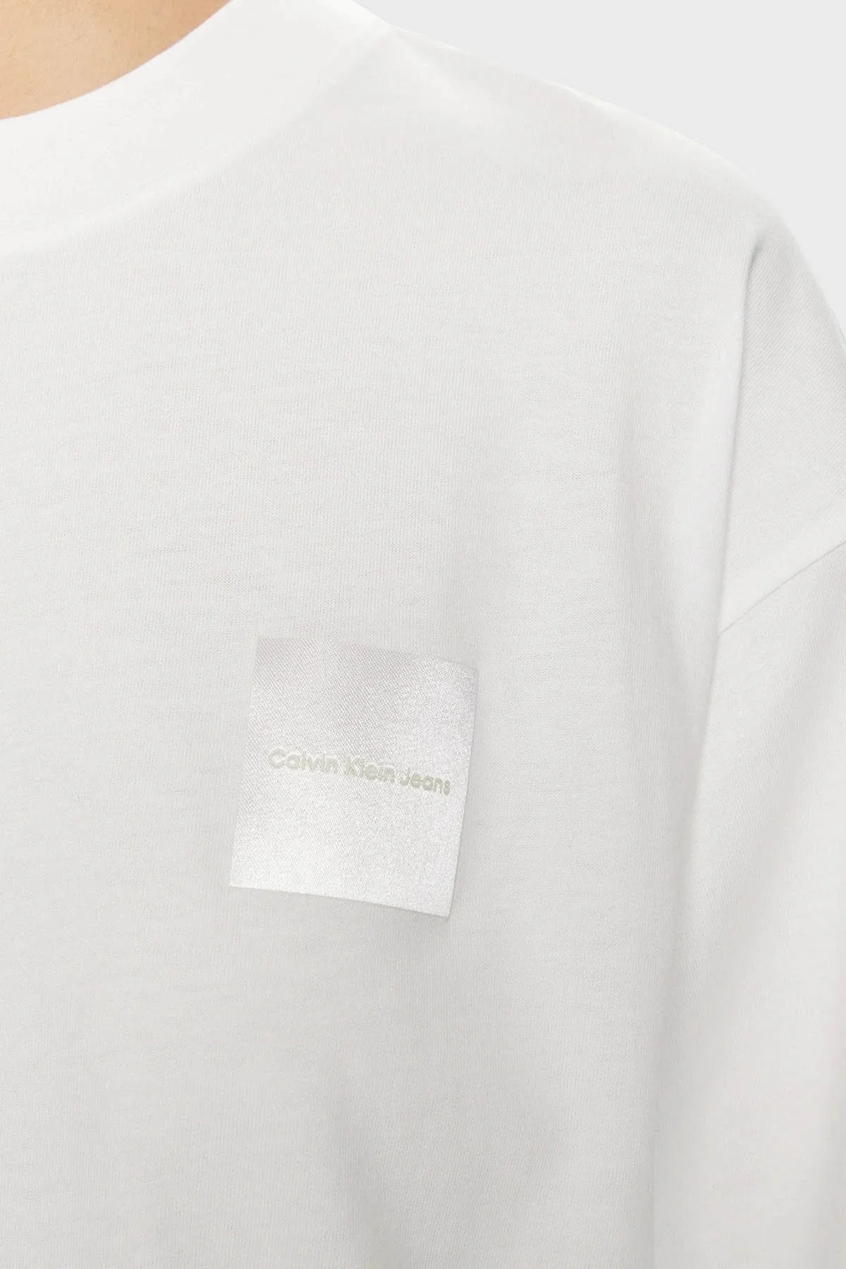 Calvin Klein Pamuklu Boyfriend Fit Bisiklet Yaka J20J223166YAF Bayan T Shirt J20J223166 YAF BEYAZ - 4