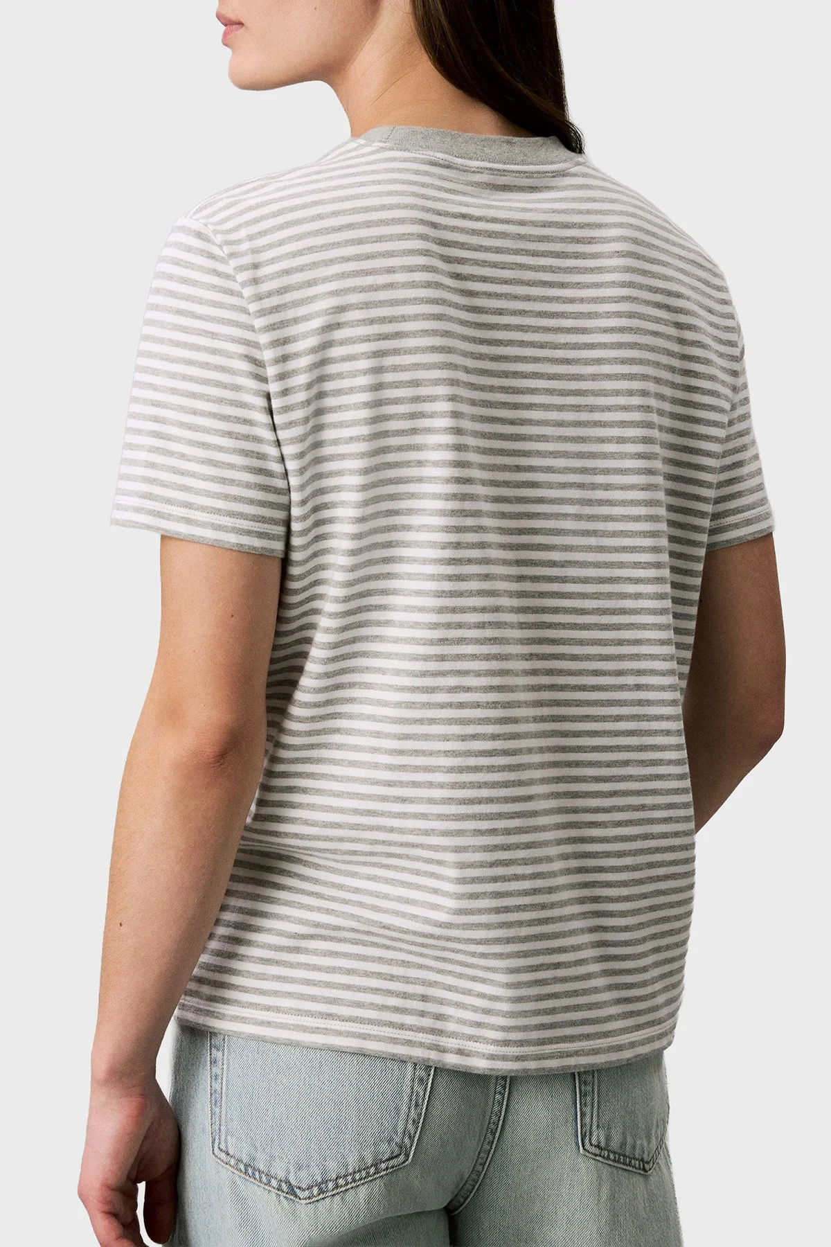 Calvin Klein Pamuklu Çizgili Bisiklet Yaka LV047G812G21L Kadın T Shirt LV047G812G 21L Gri-beyaz - 2