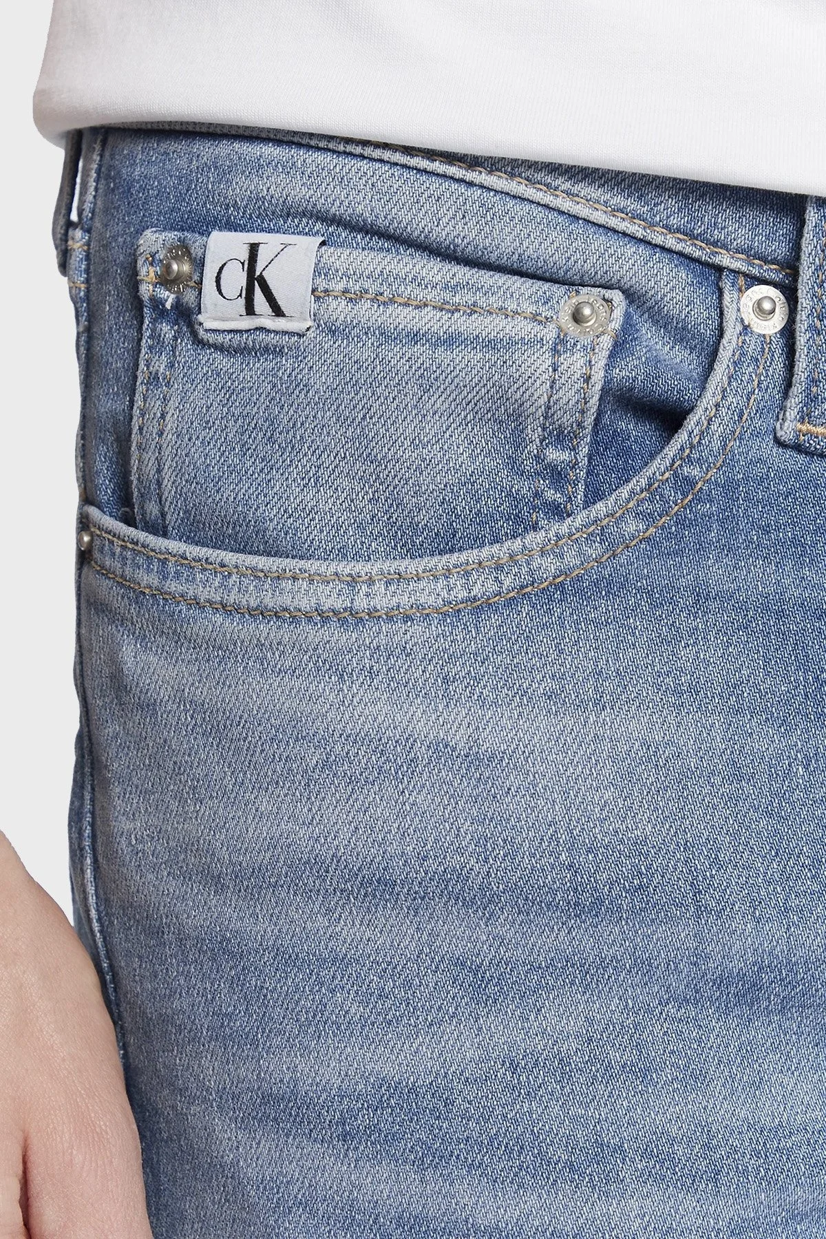 Calvin Klein Pamuklu Dar Paça Skinny Fit Jeans J30J3228301A4 Erkek Kot Pantolon J30J322830 1A4 MAVİ - 4
