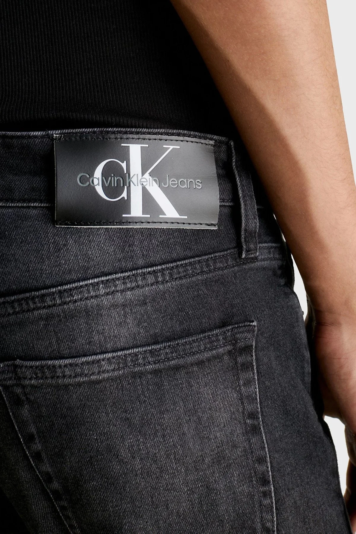 Calvin Klein Pamuklu Düşük Bel Dar Paça Slim Fit J30 Jeans J30J3238581BY Erkek Kot Pantolon J30J323858 1BY SİYAH - 3