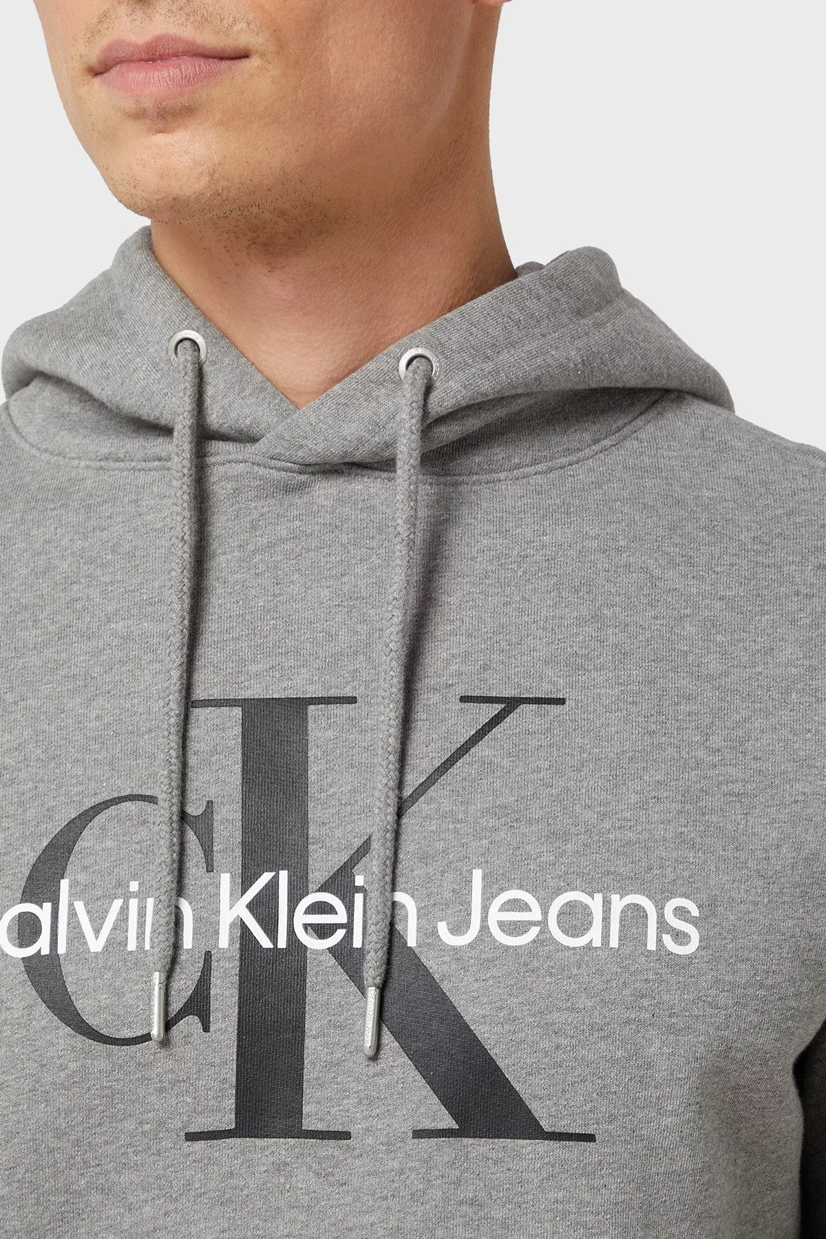 Calvin Klein Pamuklu Kapüşonlu Kanguru Cepli Regular Fit Erkek Sweat J30J320934 P2D GRİ - 4