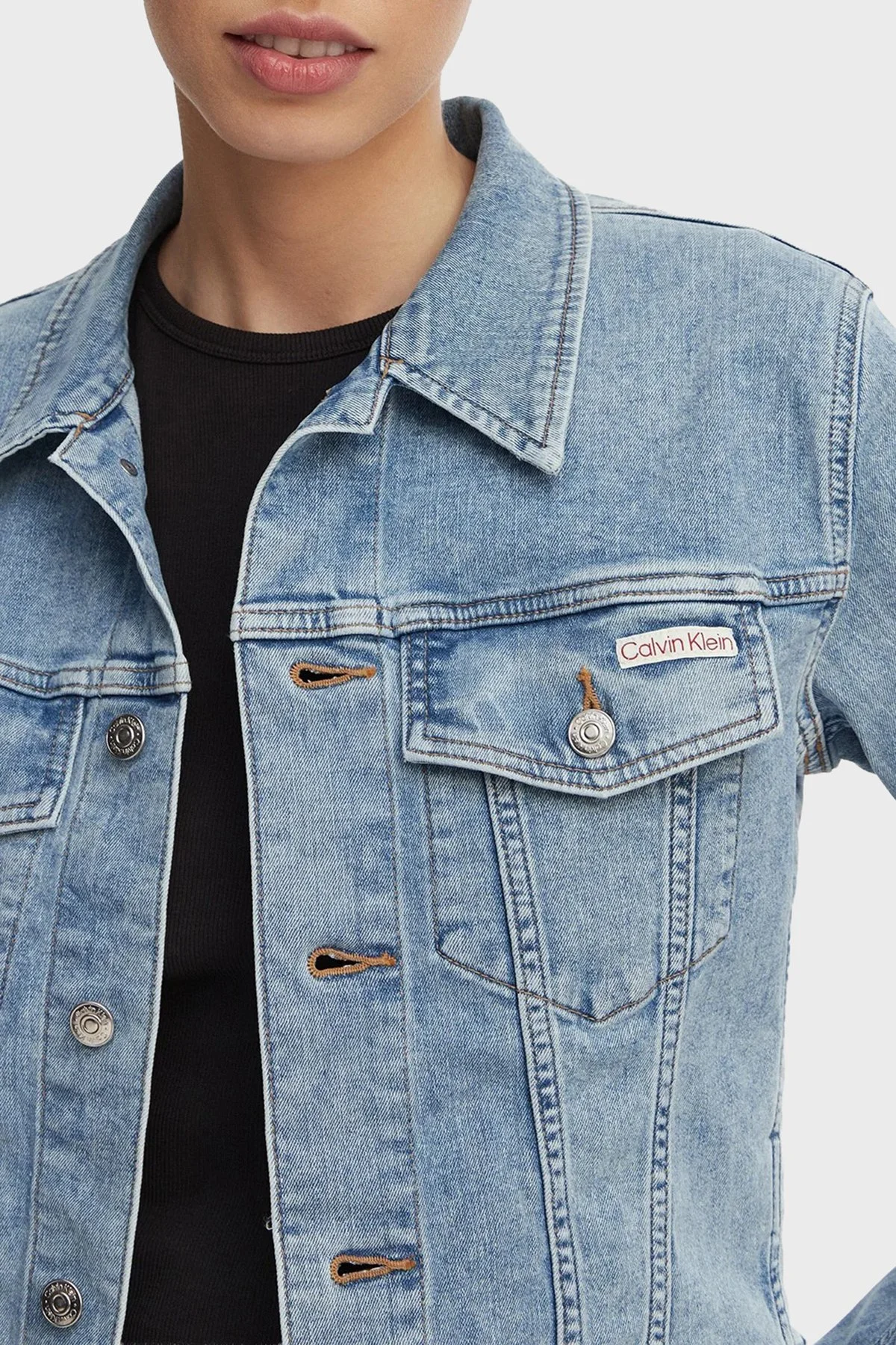 Calvin Klein Pamuklu Klasik Yaka Düğmeli Kadın Kot Ceket LV047F672G 1XT MAVİ - 4