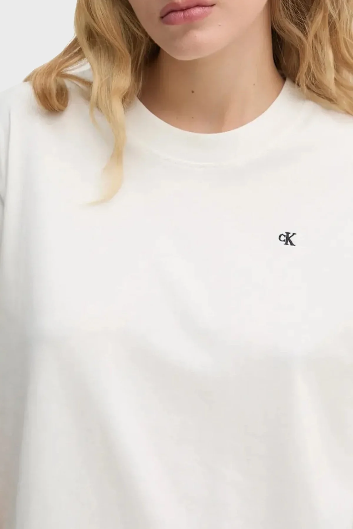 Calvin Klein Pamuklu Logo Baskılı Regular Fit Bisiklet Yaka J20J225238YAS Bayan T Shirt J20J225238 YAS EKRU - 9