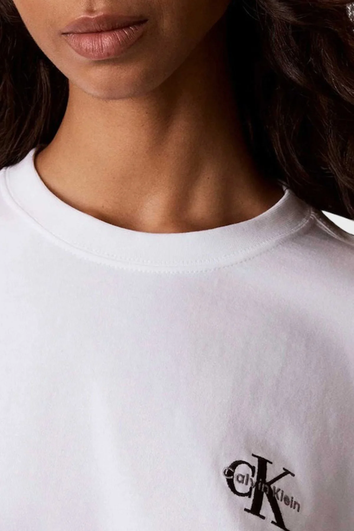 Calvin Klein Pamuklu Logolu Bisiklet Yaka LV047G826GYAF Kadın T Shirt LV047G826G YAF BEYAZ - 3
