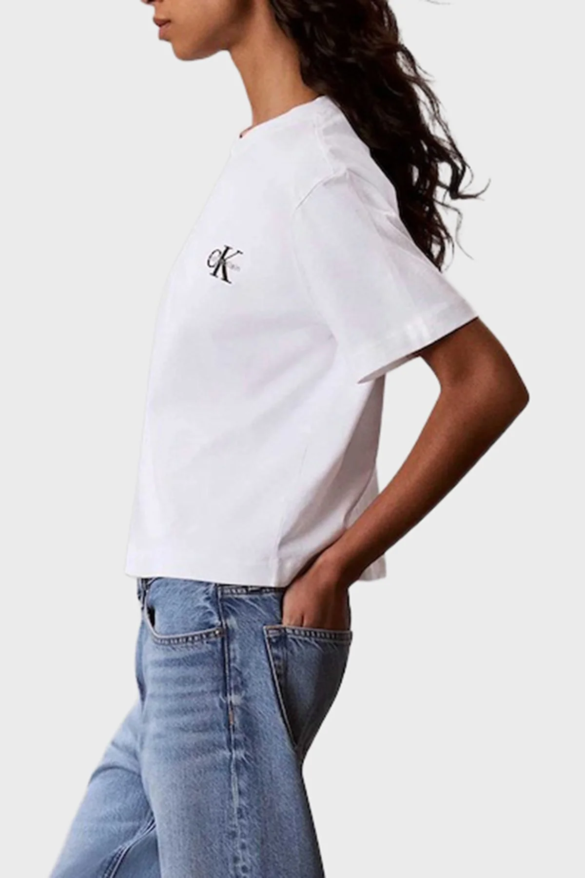 Calvin Klein Pamuklu Logolu Bisiklet Yaka LV047G826GYAF Kadın T Shirt LV047G826G YAF BEYAZ - 4