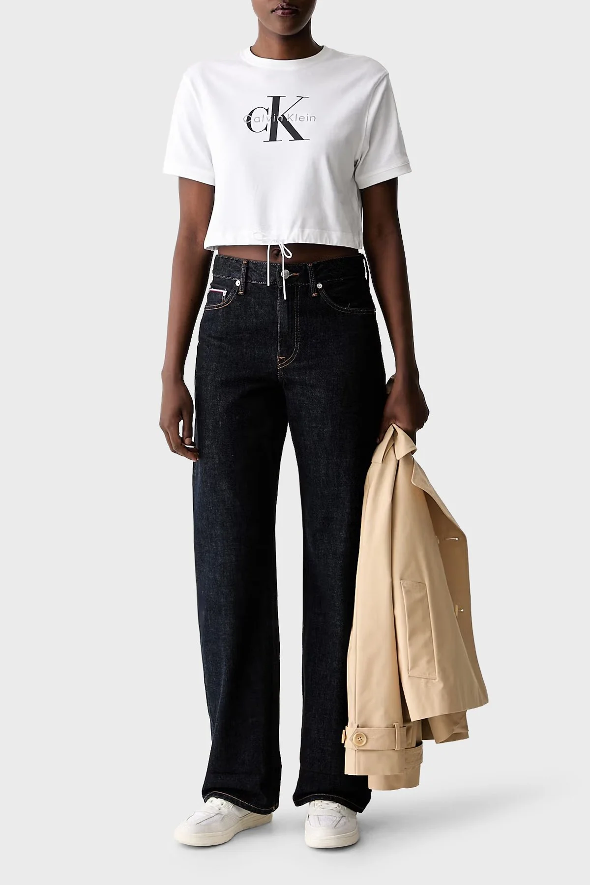 Calvin Klein Pamuklu Logolu Regular Fit Bisiklet Yaka LV047G288GYAF Kadın T Shirt LV047G288G YAF BEYAZ - 2