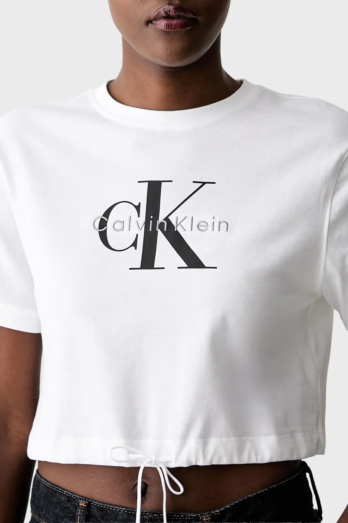 Calvin Klein Pamuklu Logolu Regular Fit Bisiklet Yaka LV047G288GYAF Kadın T Shirt LV047G288G YAF BEYAZ - 4