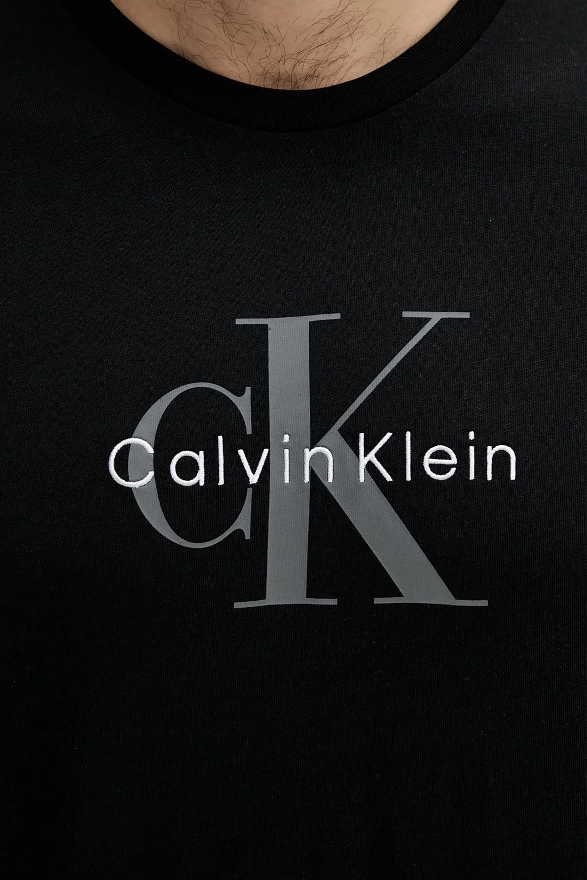 Calvin Klein Pamuklu Loose Fit Bisiklet Yaka Logolu LV04RB862GUB1 Erkek T Shirt LV04RB862G UB1 SİYAH - 4