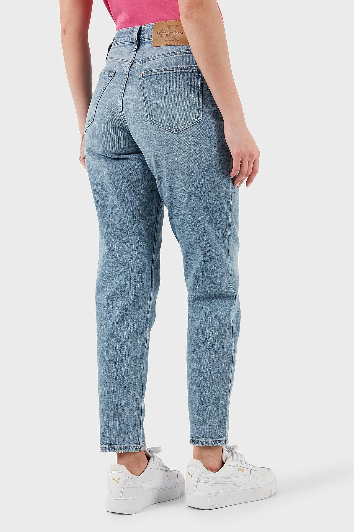 Calvin Klein Pamuklu Mom Fit Yüksek Bel Düz Paça Jeans J20J2245151AA Bayan Kot Pantolon J20J224515 1AA AÇIK MAVİ - 8