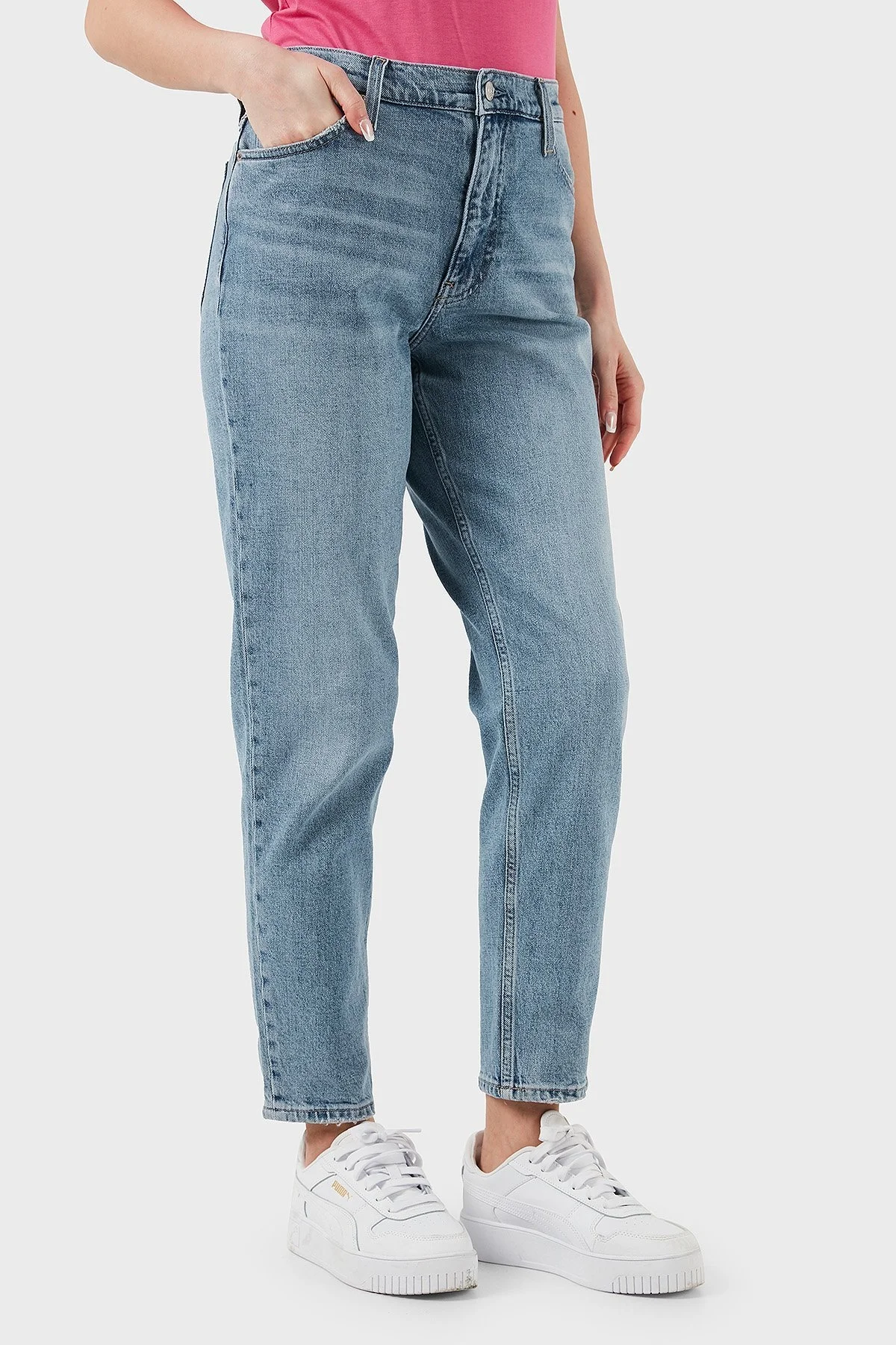 Calvin Klein Pamuklu Mom Fit Yüksek Bel Düz Paça Jeans J20J2245151AA Bayan Kot Pantolon J20J224515 1AA AÇIK MAVİ - 9