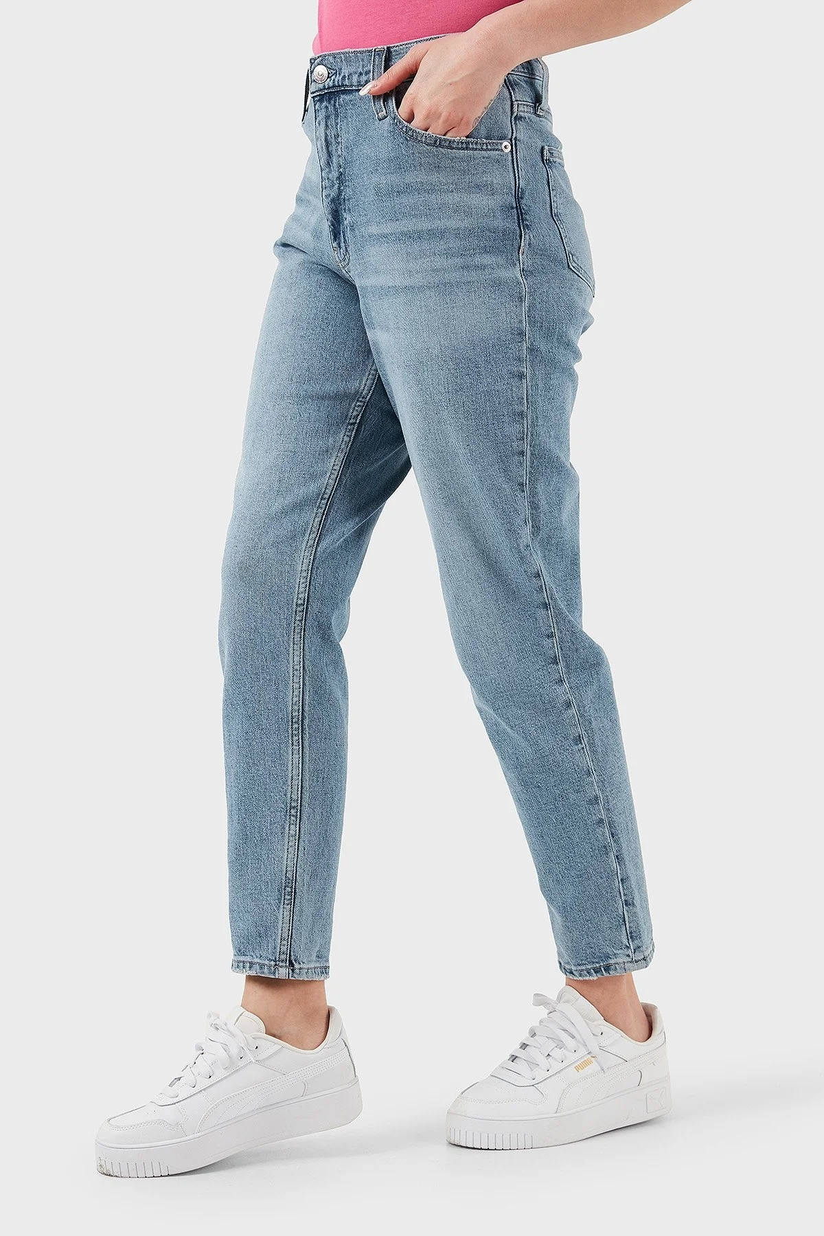 Calvin Klein Pamuklu Mom Fit Yüksek Bel Düz Paça Jeans J20J2245151AA Bayan Kot Pantolon J20J224515 1AA AÇIK MAVİ - 11
