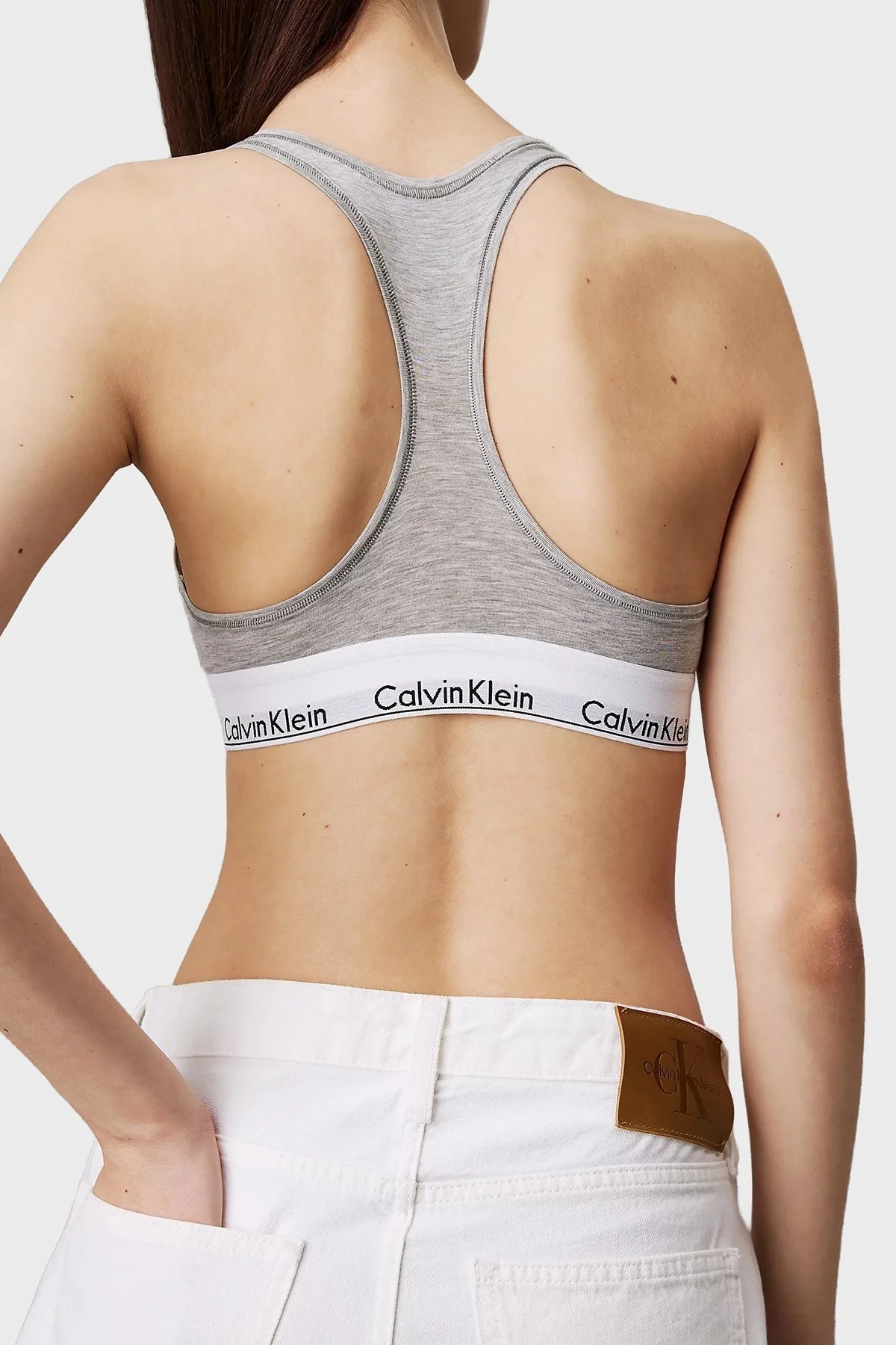 Calvin Klein Pamuklu Mom Fit Yüksek Bel Kısa Kot J20J2251531AA Bayan Short J20J225153 1AA BEYAZ - 9