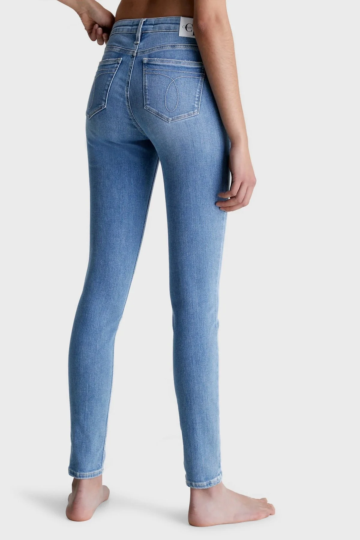Calvin Klein Pamuklu Normal Bel Skinny Fit Dar Paça Jeans J20J2206171A4 Bayan Kot Pantolon J20J220617 1A4 MAVİ - 2