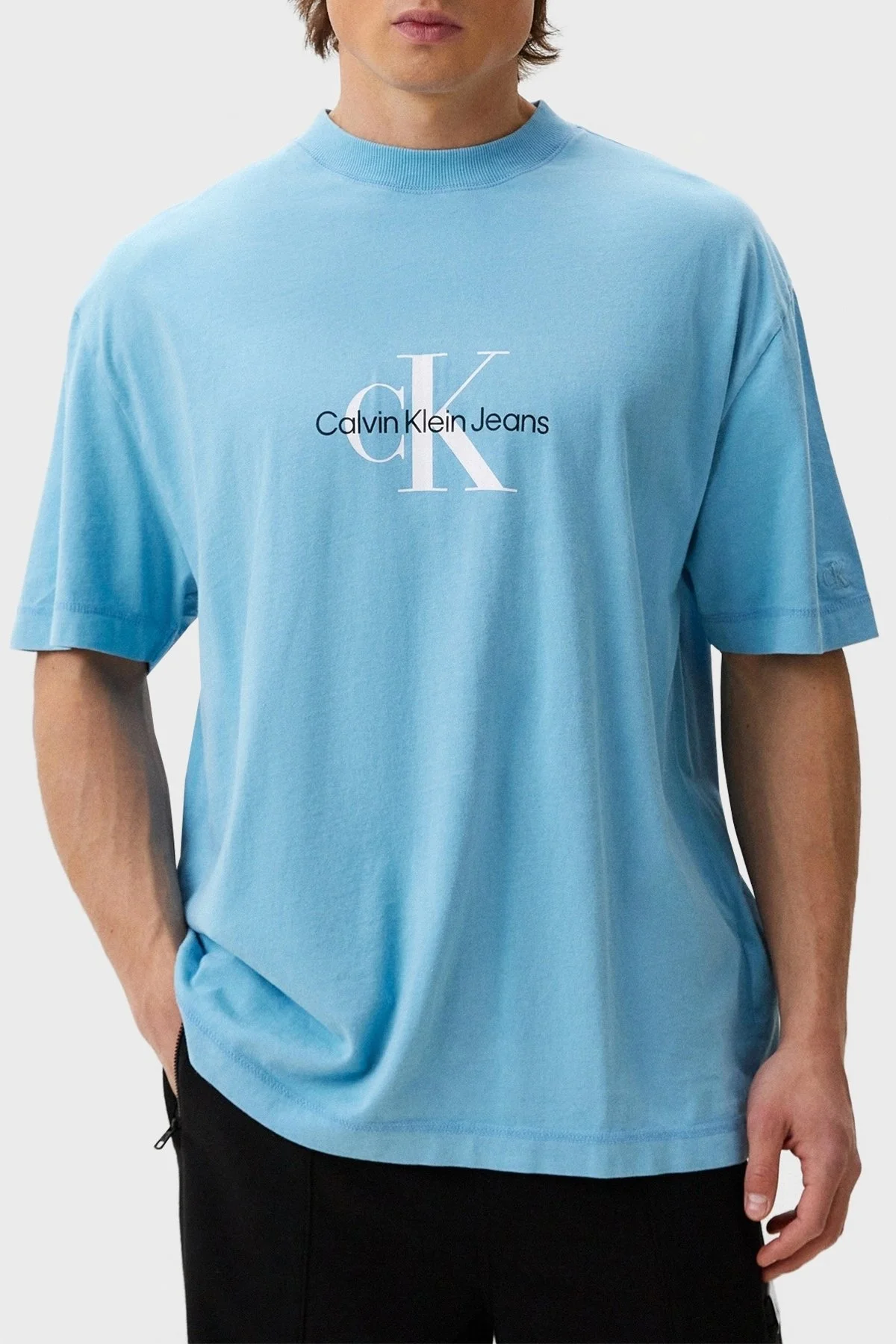 Calvin Klein Pamuklu Oversize Bisiklet Yaka J30J325427CEZ Erkek T Shirt J30J325427 CEZ AÇIK MAVİ - 1