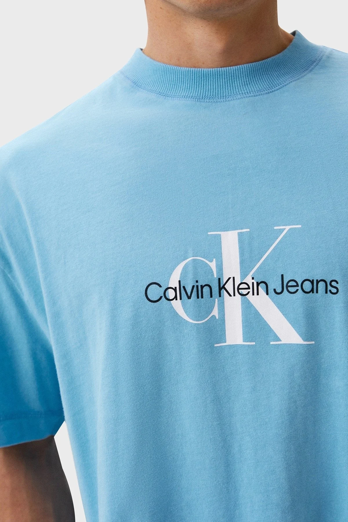 Calvin Klein Pamuklu Oversize Bisiklet Yaka J30J325427CEZ Erkek T Shirt J30J325427 CEZ AÇIK MAVİ - 2