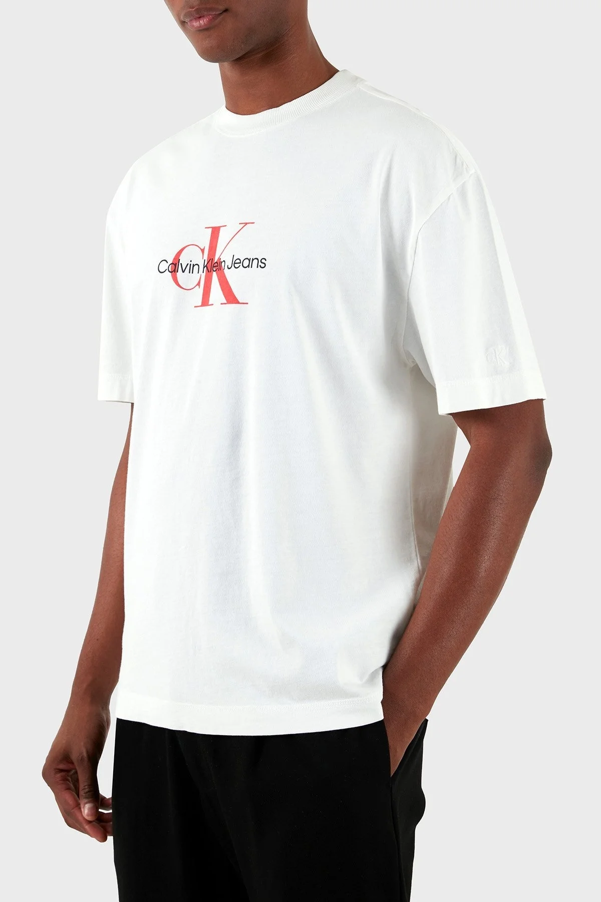 Calvin Klein Pamuklu Oversize Bisiklet Yaka J30J325427YAF Erkek T Shirt J30J325427 YAF BEYAZ - 3