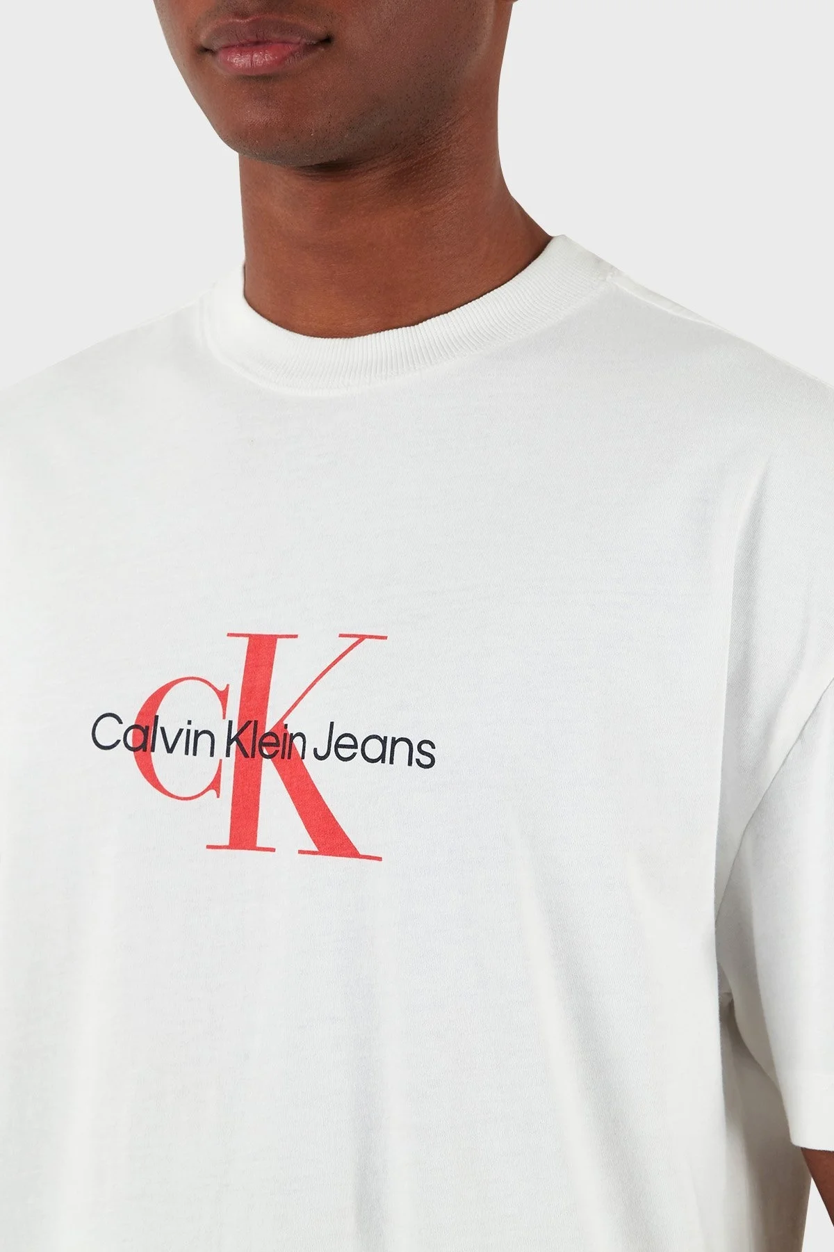 Calvin Klein Pamuklu Oversize Bisiklet Yaka J30J325427YAF Erkek T Shirt J30J325427 YAF BEYAZ - 6